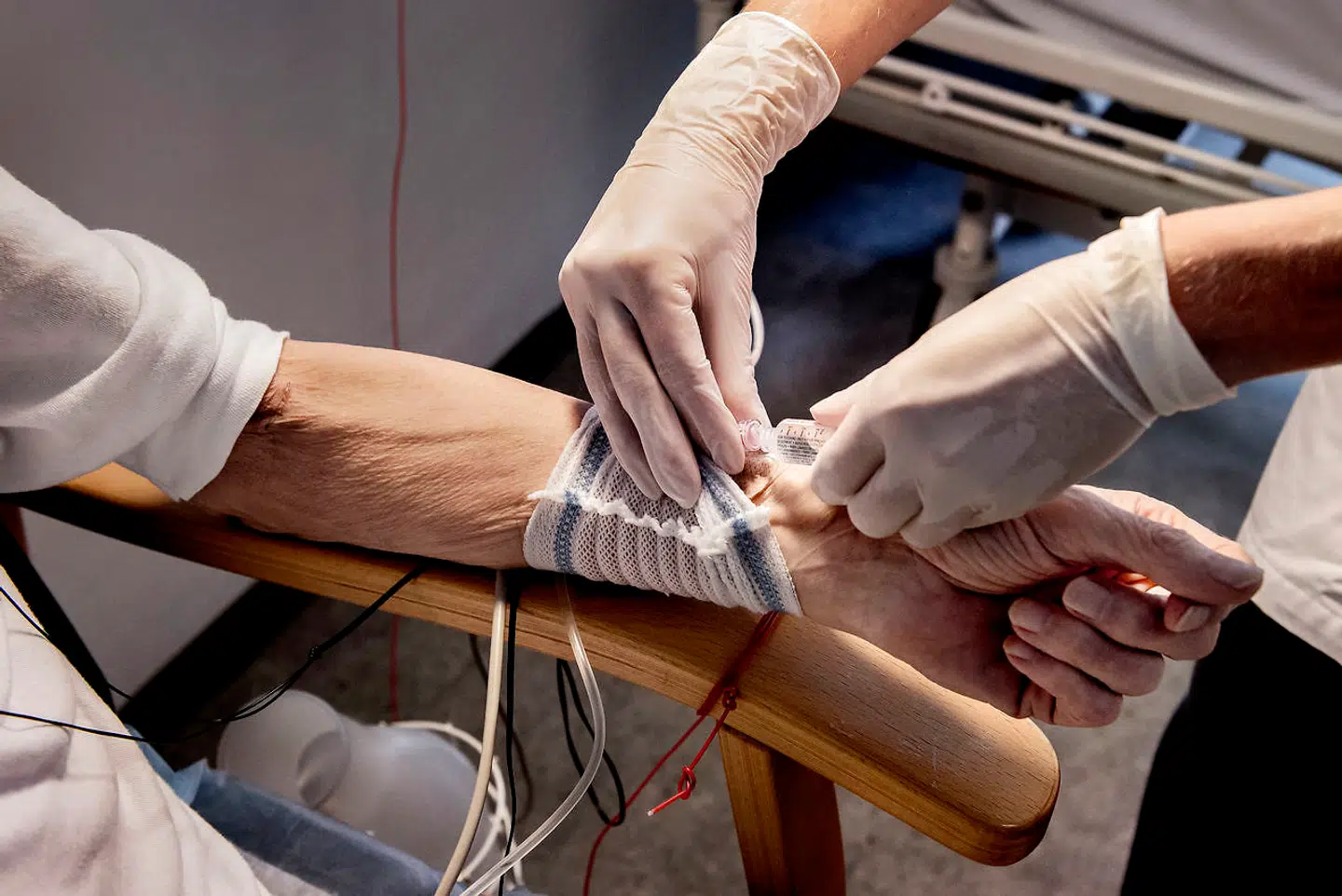 Flere tusind kræftpatienter bliver ikke behandlet til tiden, men Rigsrevisionen vurderer, at antallet er langt højere end angivet.