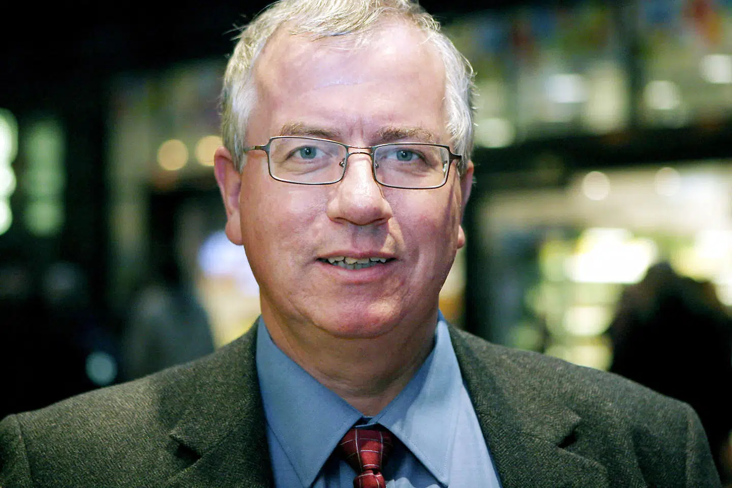 Kjeld Møller Pedersen, professor og sundhedsøkonom på Syddansk Universitet, kan ikke få øje på nogen form for evidens for, at et øget samarbejde mellem hospitaler, praktiserende læger og kommuner skulle kunne nedbringe antallet af indlæggelser med 40.000, som Lars Løkke Rasmussen har erklæret som mål med en kommende sundhedsreform. PR-foto