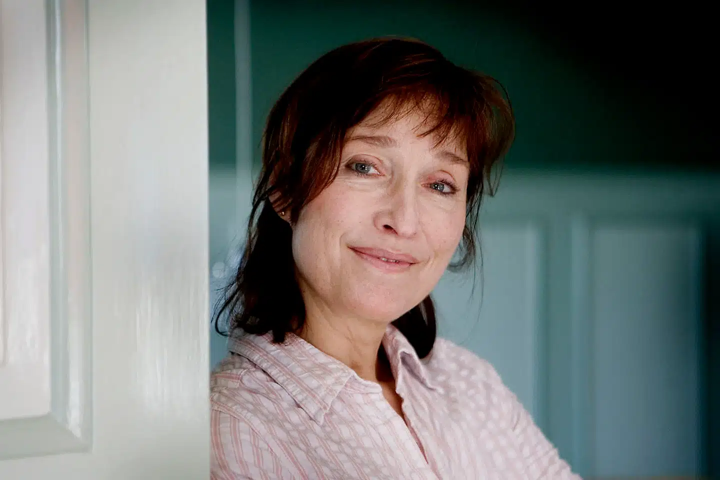 Det er meget muligt, Ann-Mari Max Hansen har sagt skuespillerkarrieren farvel. Men karismaen kan man ikke tage fra hende.