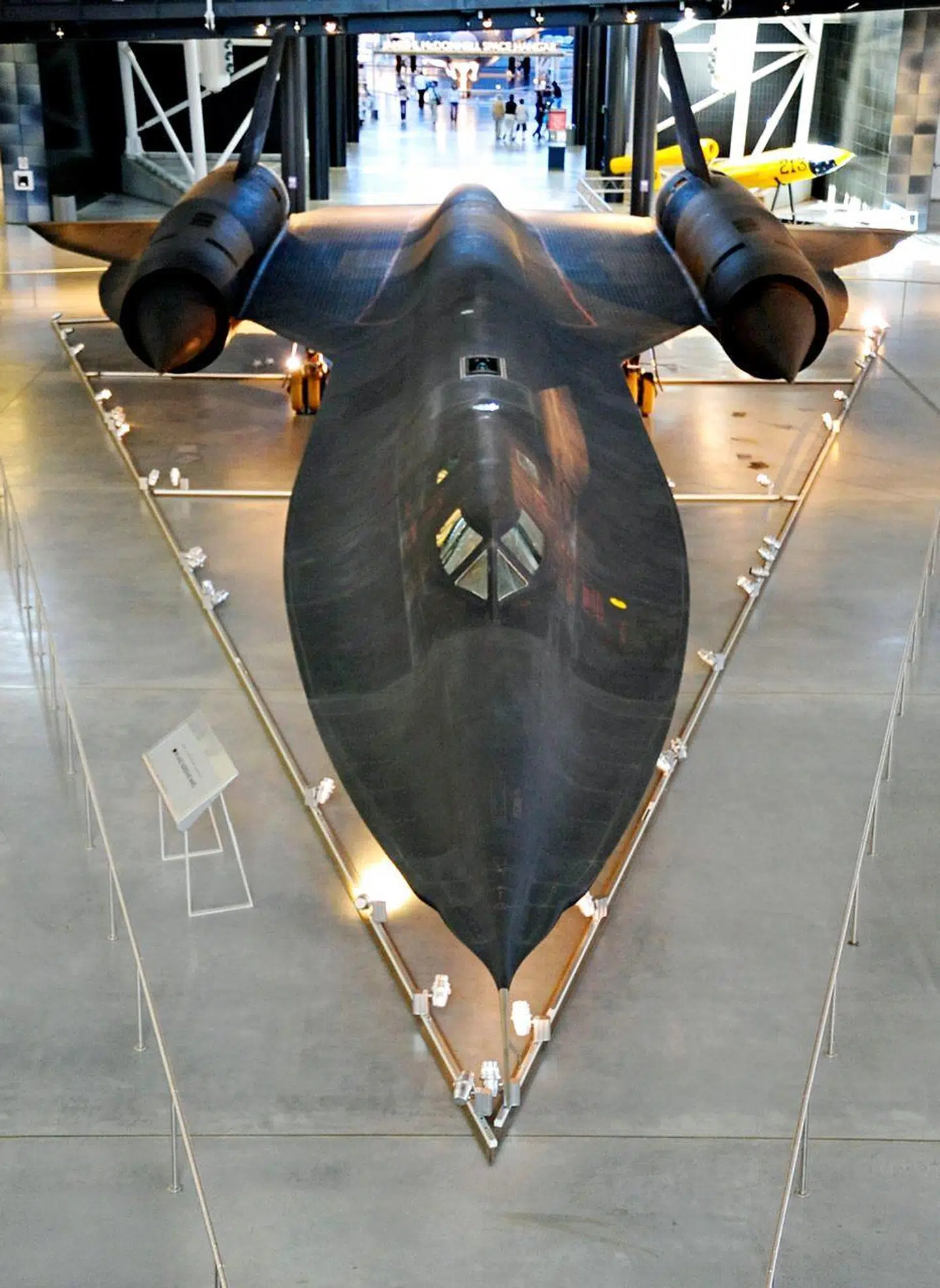 Stadig verdens hurtigste jetfly og et af de smukkeste. Man kan ikke se, at SR-71 Blackbird fyldte 50 år den 22. december 2014.