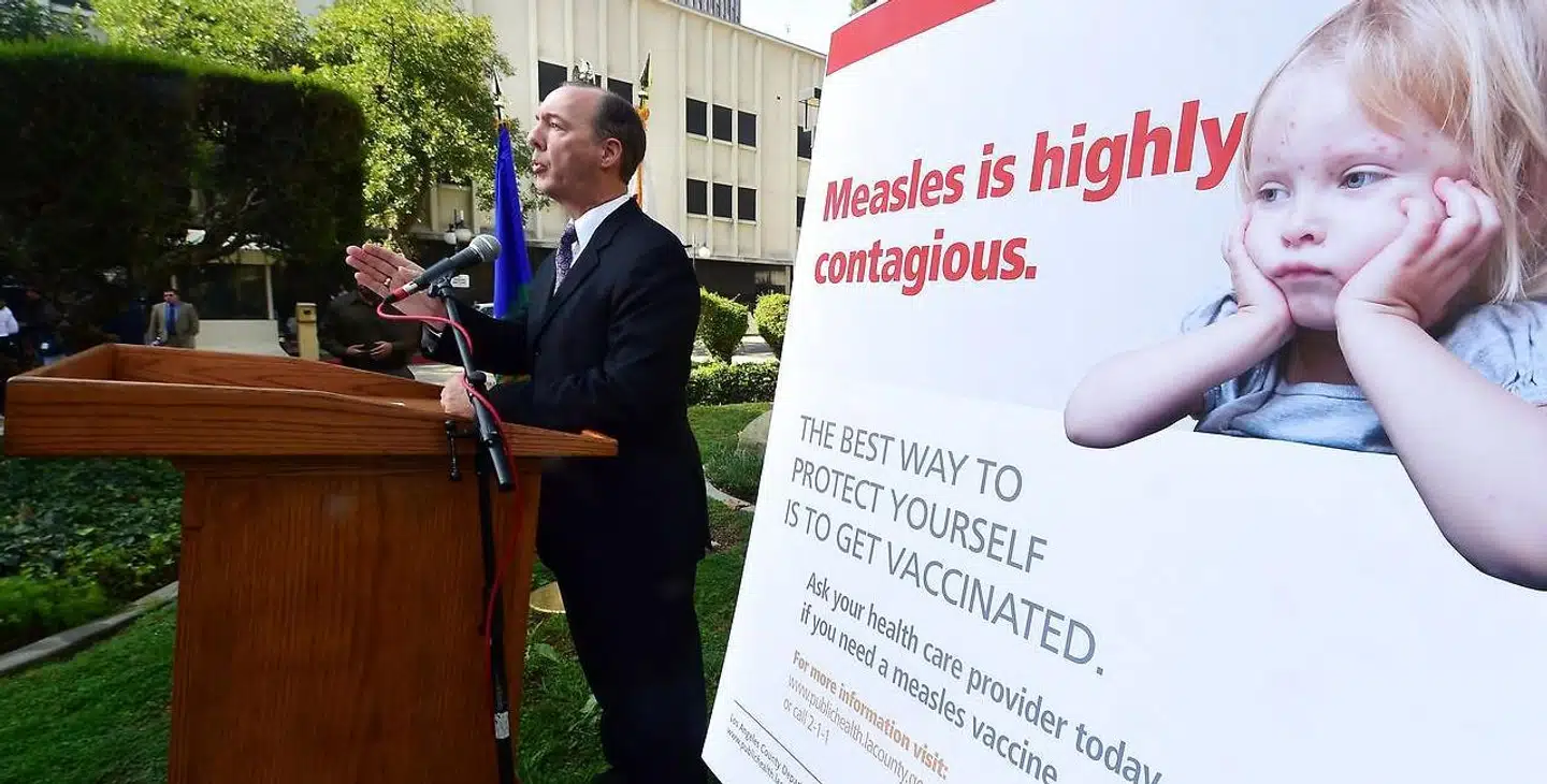 Et stort mæslingeudbrud i Californien i 2015 satte gang i den amerikanske debat om forældres ret til at fravælge vacciner. I Los Angeles lancerede myndighederne en stor kampagne for vaccination med et pressemøde. Arkivfoto.