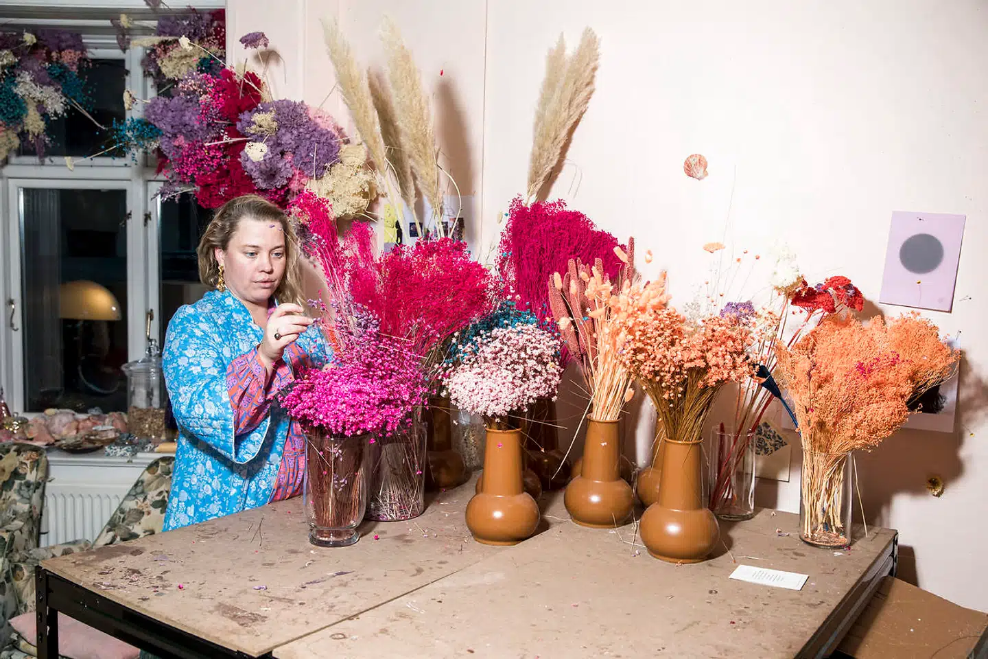 Thilde Maria Haukohl Kristensen har under navnet Poppykalas gjort blomsterkunst cool. Hun er akademisk uddannet i dramaturgi og moderne kultur, men arbejdsglæden fandt hun først, da hun fik blomster mellem hænderne.