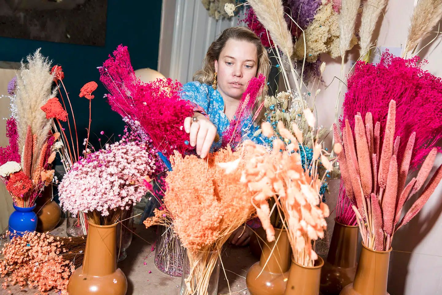Thilde Maria Haukohl Kristensen laver næsten aldrig buketter mere - kun kunsterneriske blomsterværker til interiør- og modebranchen. Det næste bliver korsager og hårspænder med kunstige blomster.