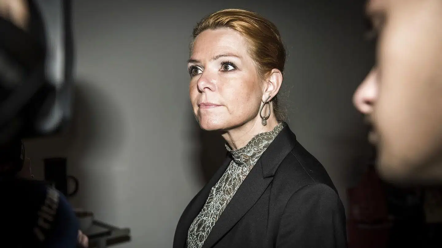 Udlændinge- og integrationsminister Inger Støjberg (V) mener, at børnene på Sjælsmark har gode forhold. Men deres forældre har taget dem som gidsler i en svær situation, og derfor har de det dårligt.