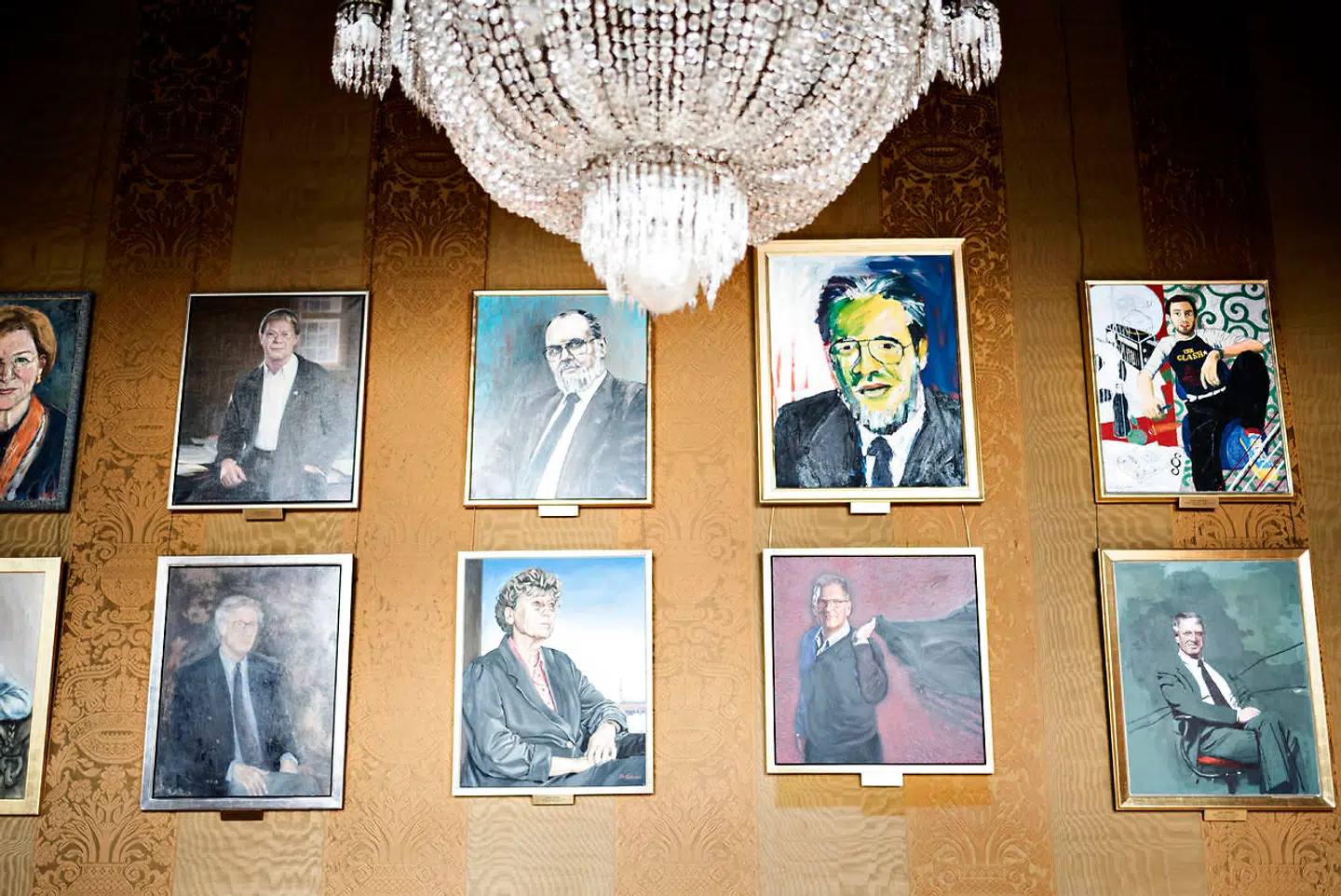 Borgmesterportrætter i Københavns Kommune hænger i Magistratsalen på Københavns Rådhus. Portrætterne bliver løbende udskiftet, så nye kommer til.