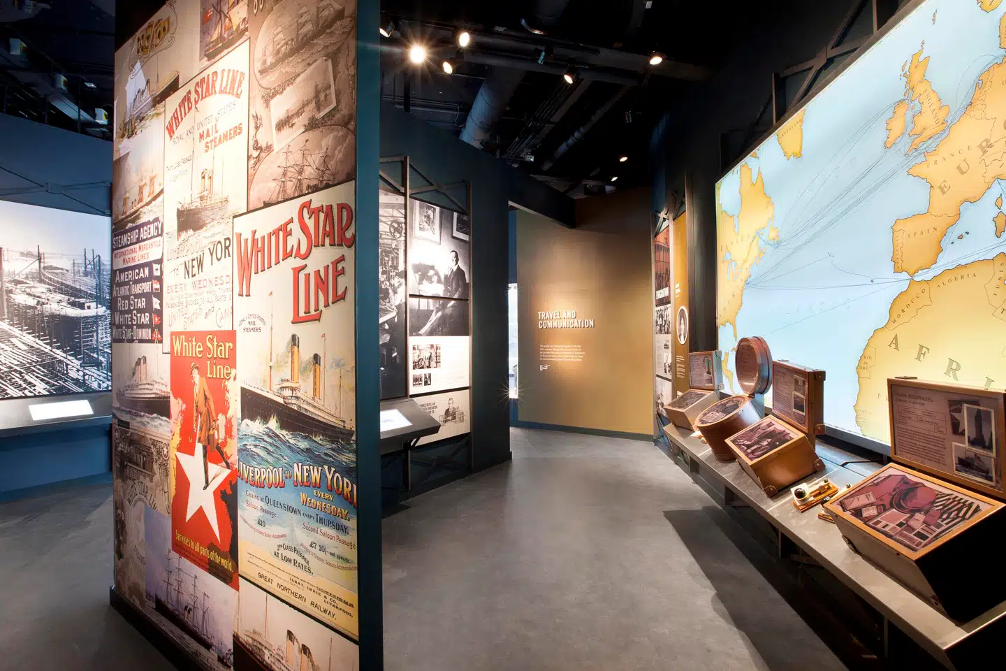 The Titanic Experience består af ni gallerier, hvor historien om verdens mest berømte skib fortælles ved hjælp af alverdens moderne virkemidler.