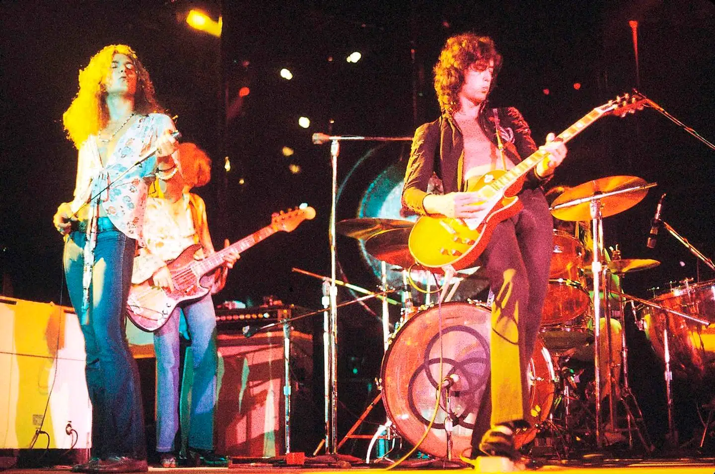 Jimmy Page, forrest til højre, i de store dage med Led Zeppelin ved en koncert i Madison Square Garden, New York, 1973. Foto: Ritzau Scanpix