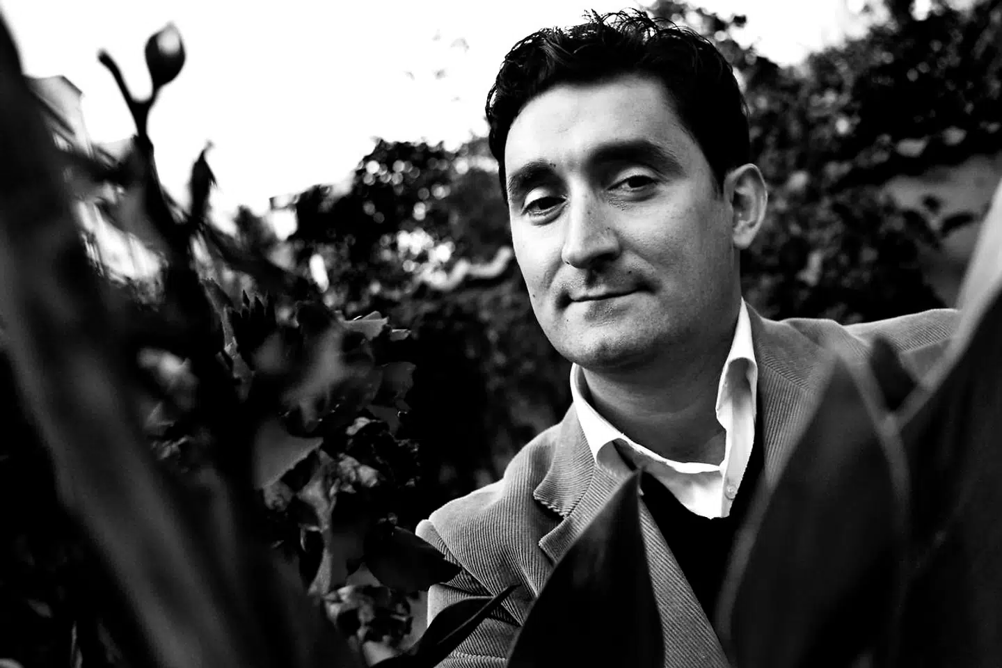 »Vi ved, at der er risiko for, at han tager ordet og giver lange foredrag om, hvad han mener. Derudover ønsker vi ikke, at Fathi El-Abed kender til synagogens interne sikkerhed. Vi skal respektere Det Jødiske Samfunds angst,« lyder det fra daglig leder og redaktør i Med Israel For Fred, Dina Grossman.