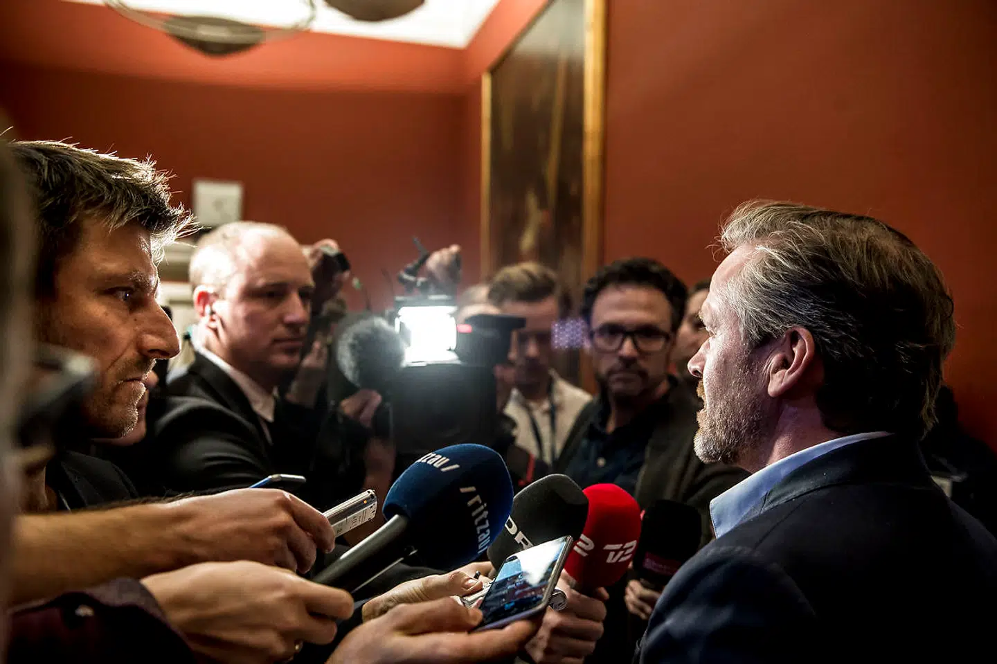 Udenrigsminister Anders Samuelsen (LA) taler med pressen på Christiansborg efter statsminister Lars Løkke Rasmussens pressemøde om aflyste skattelettelser, 9. januar 2018.