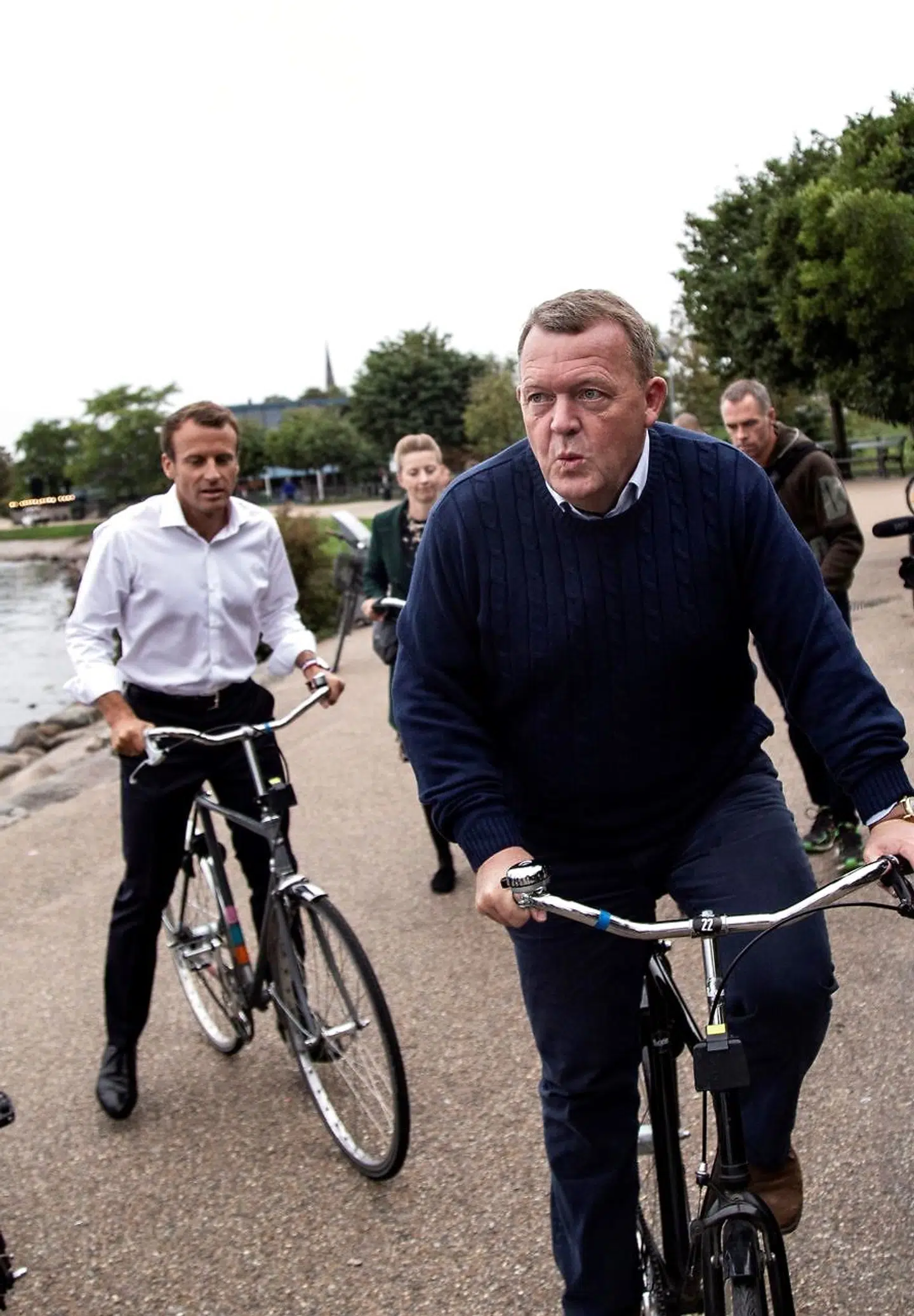 Statsminister Lars Løkke Rasmussen og den franske præsident Emmanuel Macron startede dagen med en cykeltur - uden hjelm - i København, inden det officielle program for statsbesøget fortsatte onsdag den 29. august 2018.