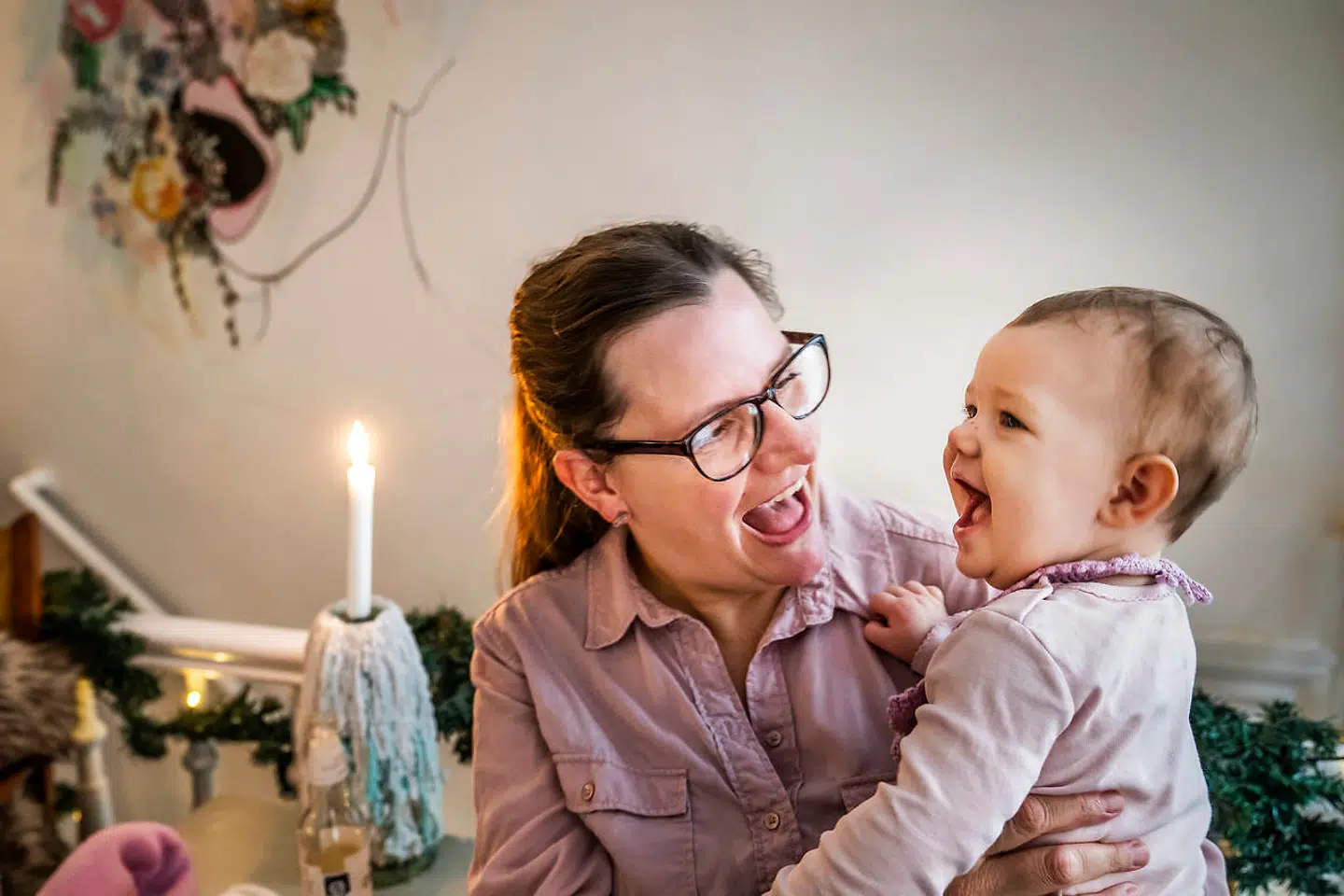 43-årige Dorte Hansen måtte igennem 14 mislykkede fertilitetsforsøg, før hun blev mor til Ella på otte måneder. Undervejs i sit fertilitetsforløb fik hun blandt andet kontakt til den kendte kostvejleder Lene Hansson. Nu fortæller hun sin historie i håb om, at andre ufrivilligt barnløse ikke opsøger hjælp hos alternative behandlere, der påstår at kunne forbedre den enkeltes fertilitet.