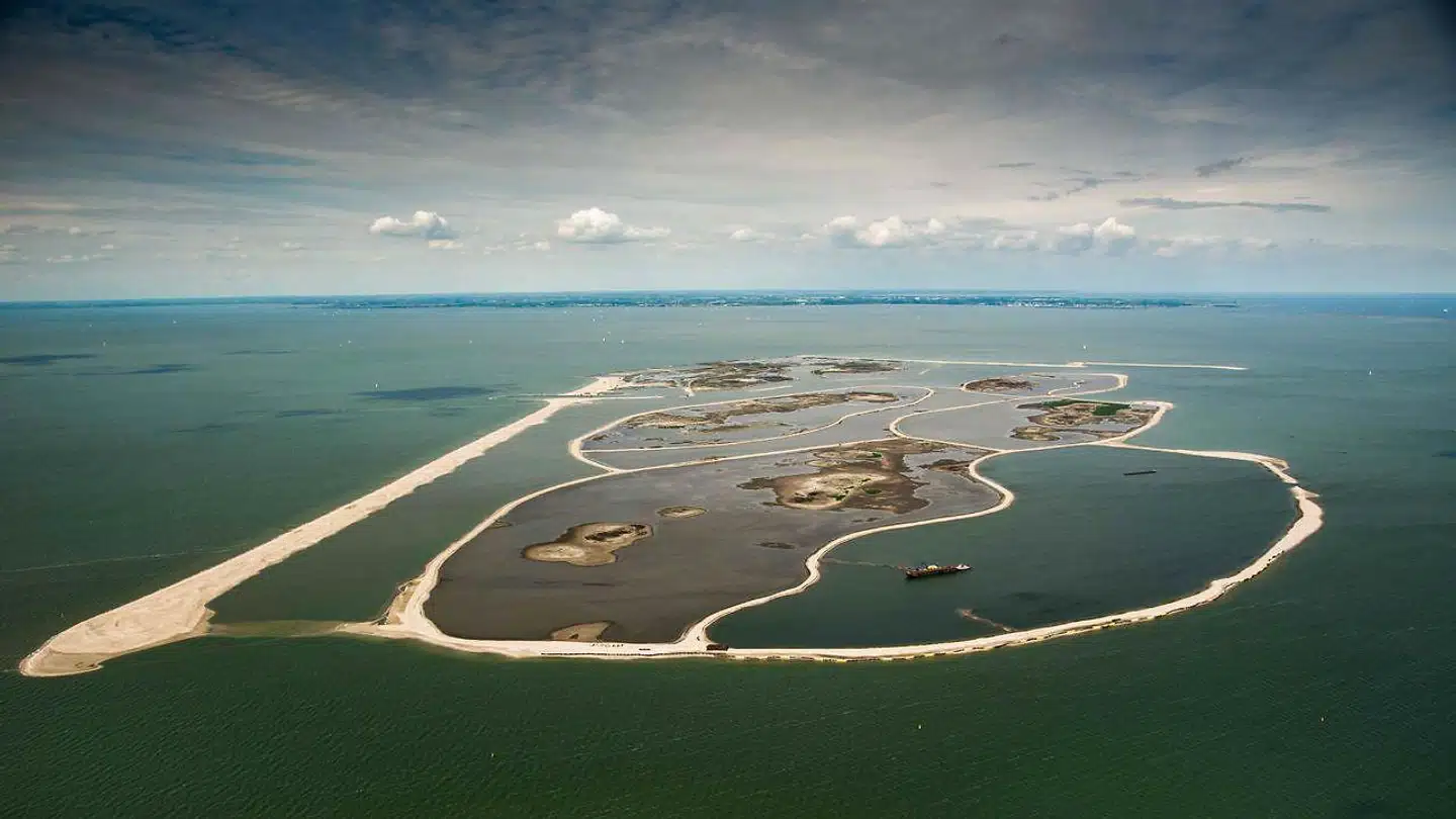 De fem kunstige øer, kaldet Marker Wadden, i den 700 kvadratkilometer store sø Markermeer lidt nord for Amsterdam.