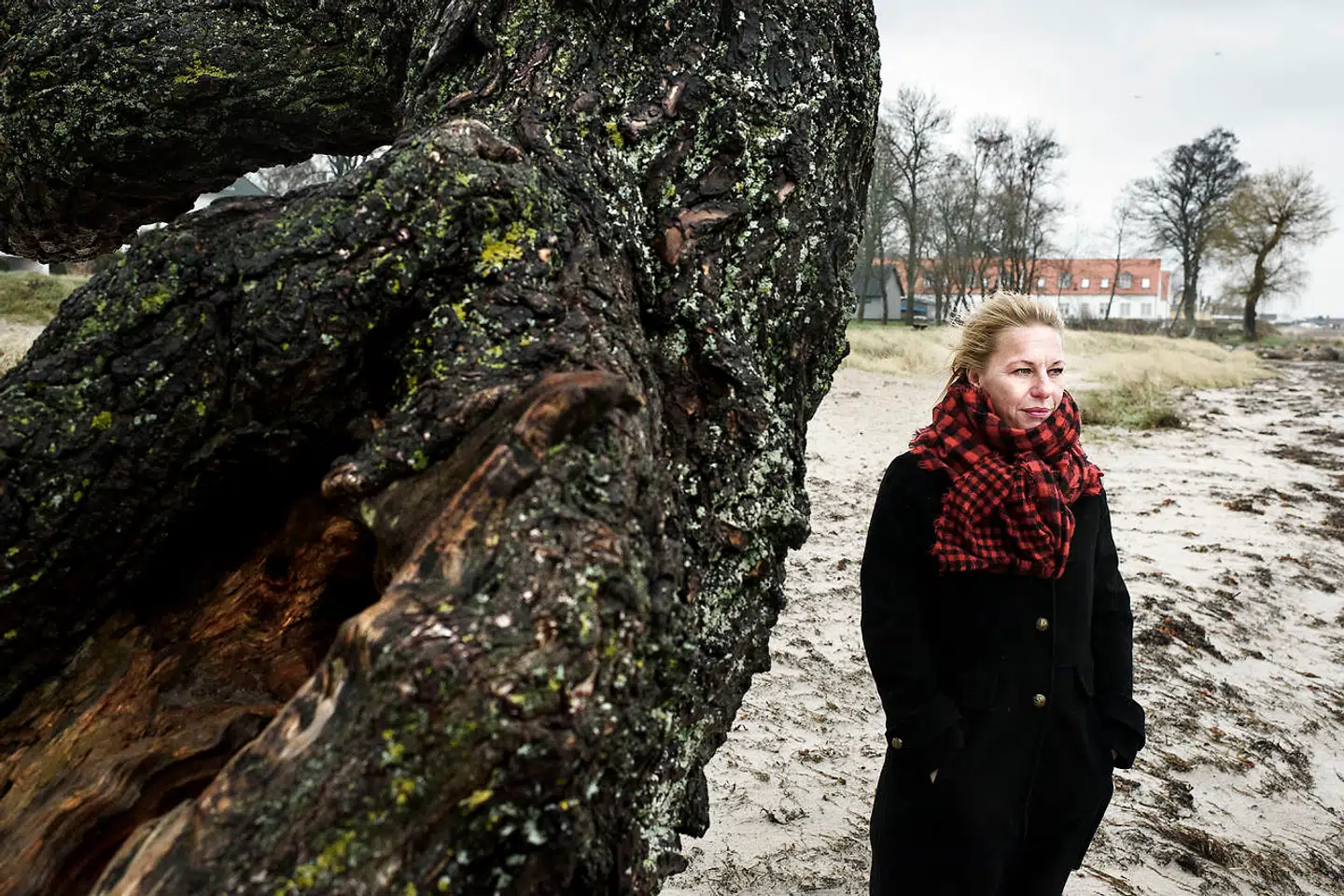 For et halvt år siden kom familien hjem til Danmark, og de bor nu ved Sletten Havn. Målet er fortsat, at forældrene arbejder fire-fem timer hver dag, og at de kan rejse ud i verden i nogle måneder af gangen, når de har lyst til det.