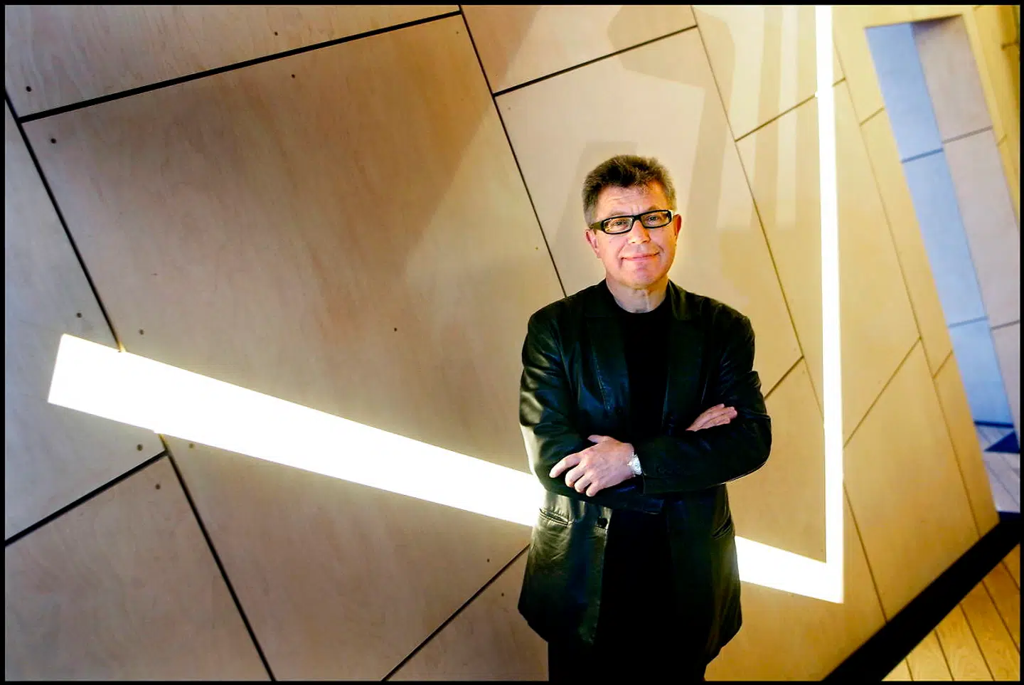 Det jødiske museum i København er ikke det første af slagsen, Daniel Libeskind har tegnet. Her er han fotograferet i Berlin - i det jødiske museum i den tyske hovedstad.