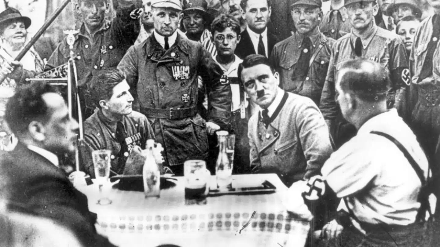 I 1920erne og 1930erne appellerede Adolf Hitler til så forskellige mennesker som Kaj Munk og Louis Nebel.