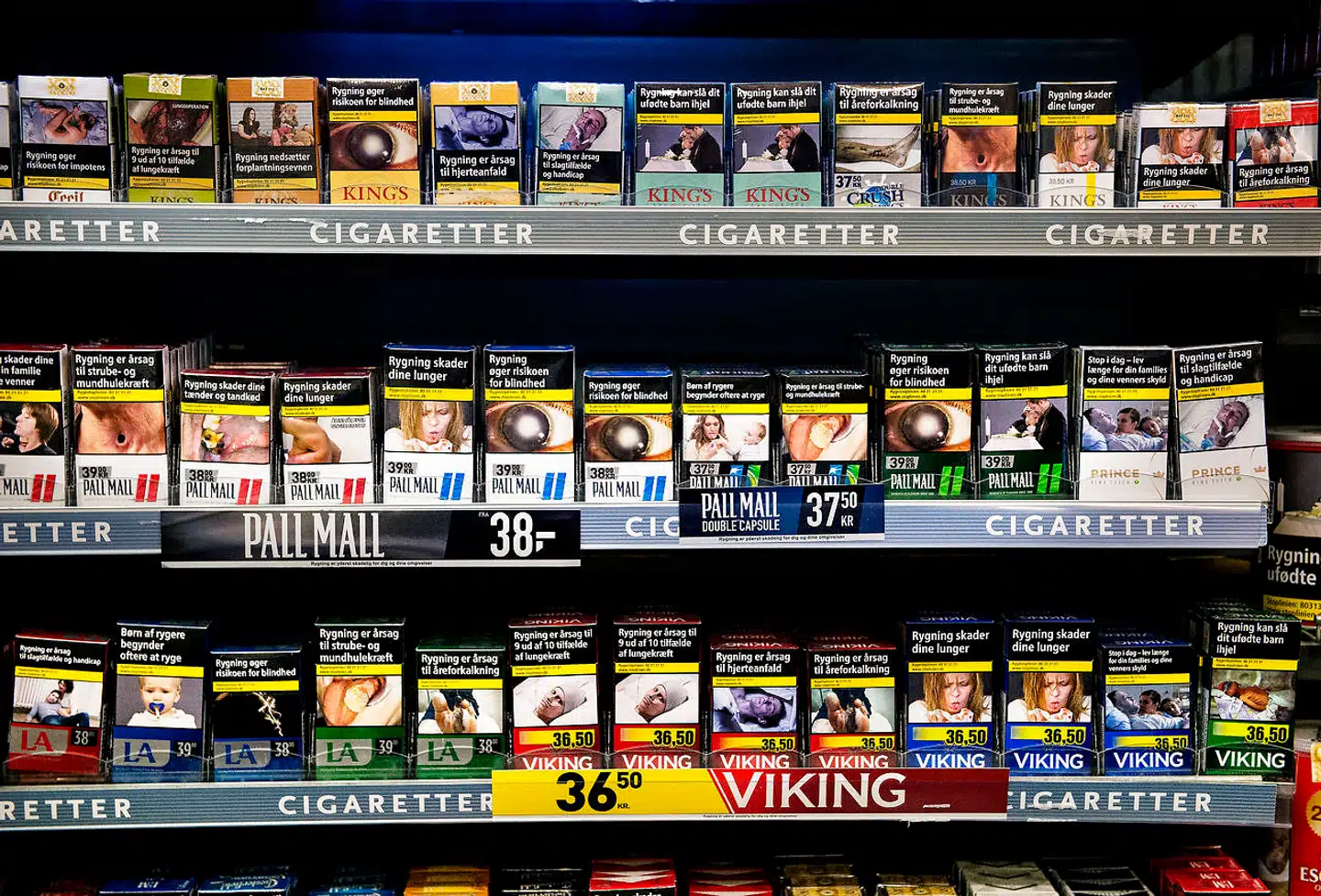 I gamle dage svarede tobaksindustrien på udbredelse om helbredsrisiko ved rygning med introduktion af filteret, light-cigaretter, mentolsmag osv. Men i dag ved alle, at det er dødsensfarligt at ryge – filter eller ej.