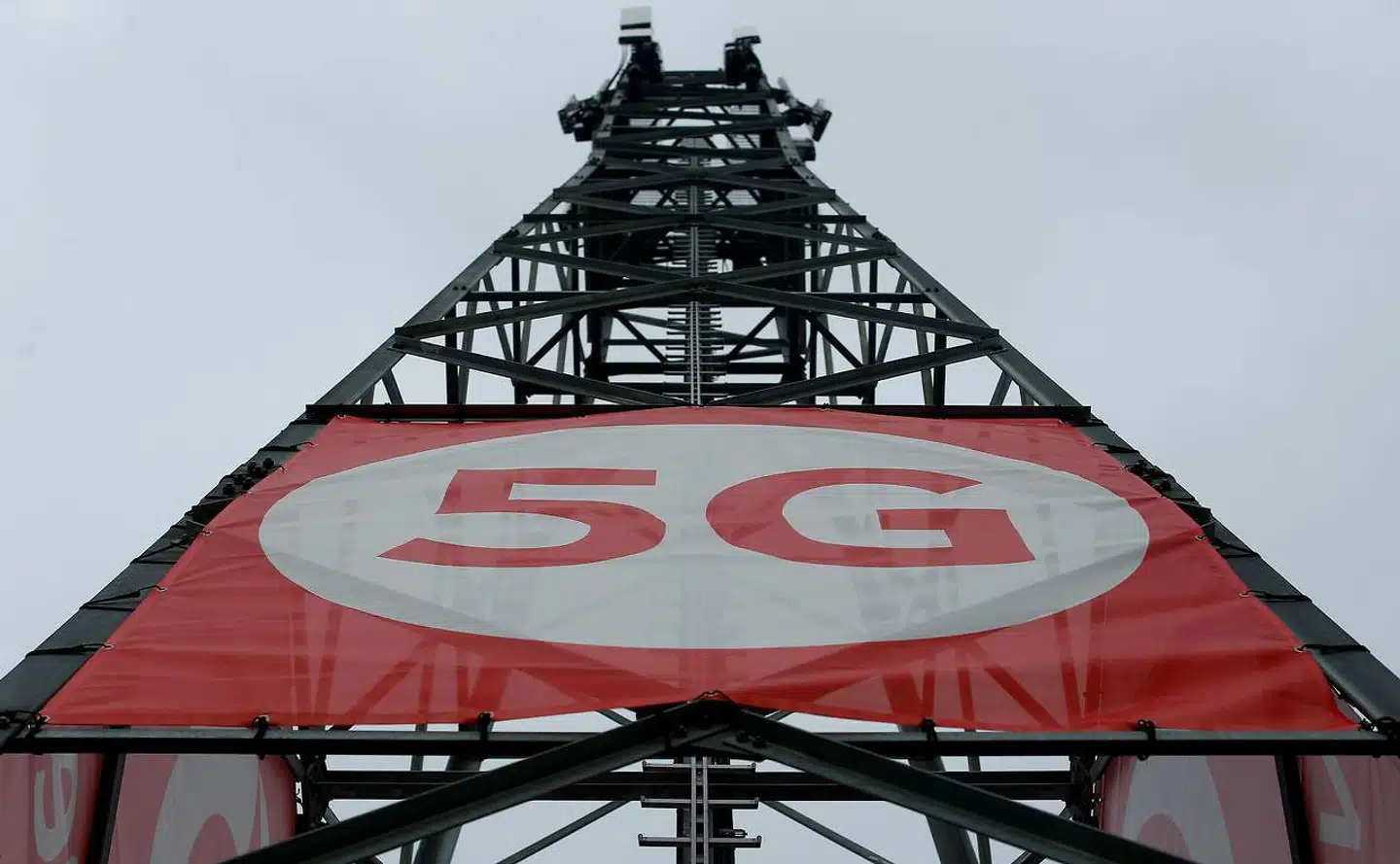 Verden over tester teleselskaber den nye 5G-mobilteknologi, som endnu ikke er helt færdigudviklet. Alle steder foregår det derfor på lukkede områder og med en yderst begrænset brugerskare. Her er det Vodafones laboratorium i Aldenhoven i Tyskland. Arkivfoto: Thilo Schmuelgen, Reuters/Scanpix