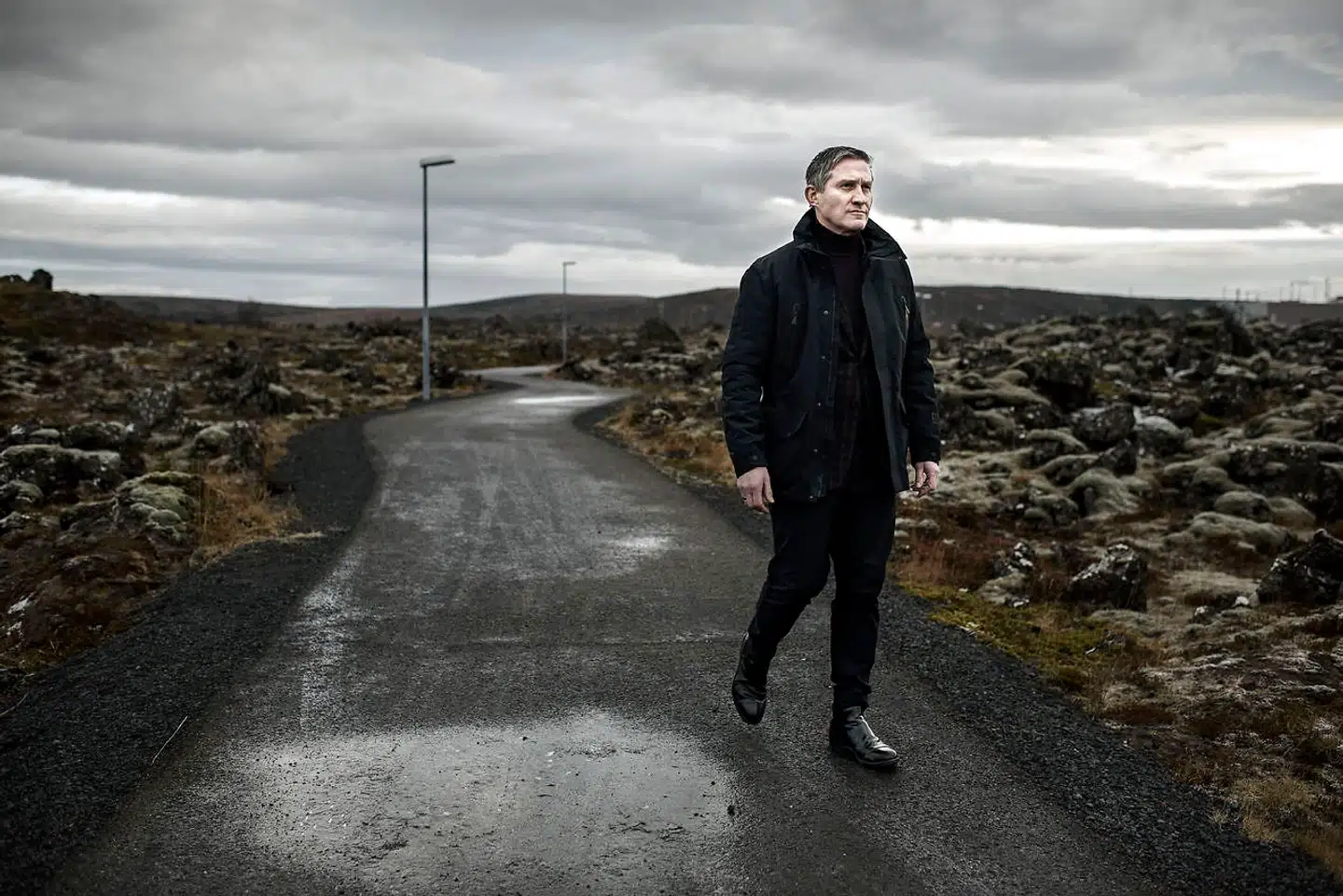 Helgi Rúnar Óskarsson er 66°North's CEO. Men han vil hellere reparere gammelt tøj end at sælge nyt og købe brugte bøger end nye gadgets.