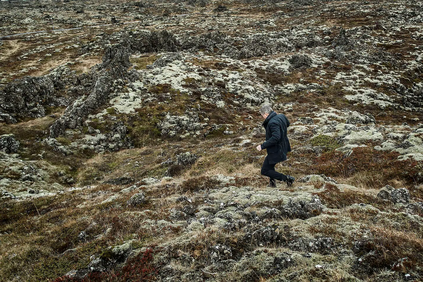 Islands natur er vild og vejret kan slå om fire gange på en dag. Det stiller krav til tøjet og de lokales spontanitet.