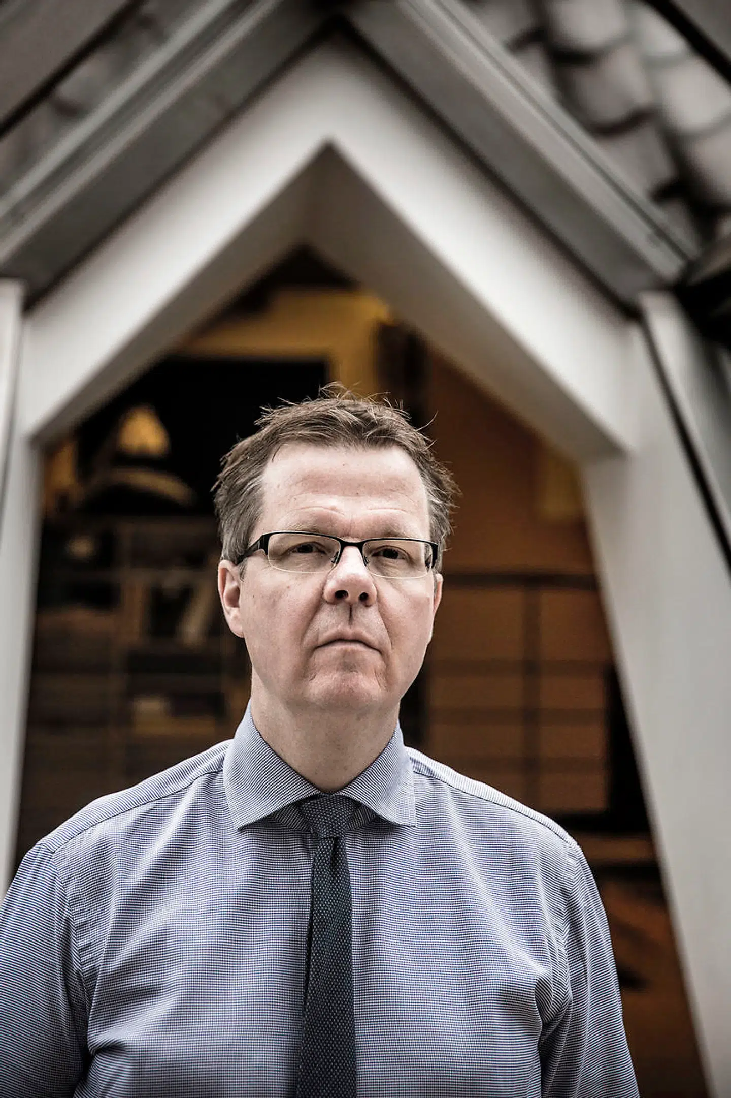 Folketingets Ombudsmand, Jørgen Steen Sørensen, udtrykker bekymring for forholdene for afviste asylbørn på Udrejsecenter Sjælsmark. Ombudsmanden er en uafhængig myndighed, som er valgt af Folketinget. Han skal hjælpe med til, at den offentlige forvaltning handler lovligt og følger god forvaltningsskik. Hans formål er at beskytte borgernes rettigheder i mødet med myndighederne.