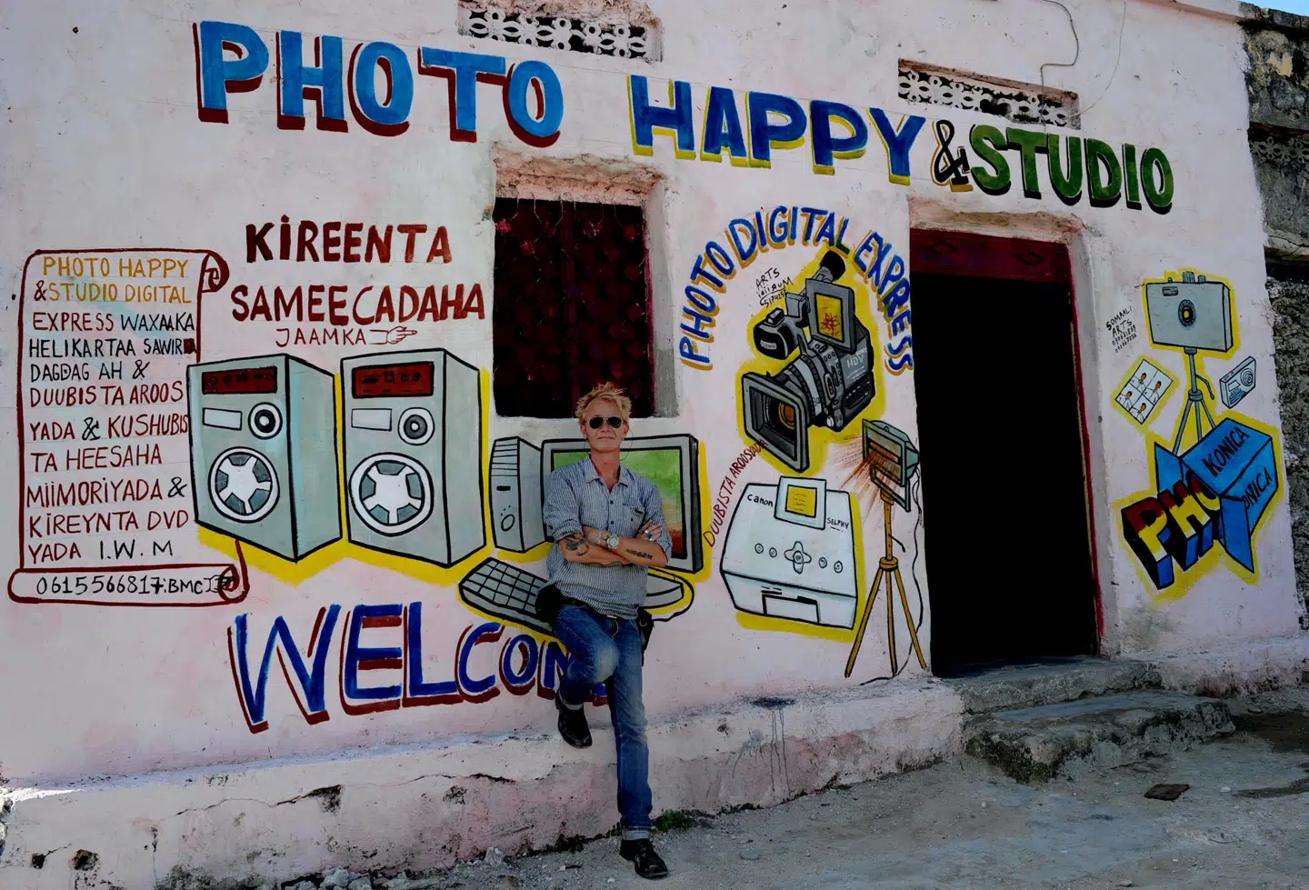 Jan Grarup har længe joket med, at han en dag, når han ikke længere kan fotografere, forlader Danmark og åbner en fotobutik i Somalia. Han har allerede fundet butikken.