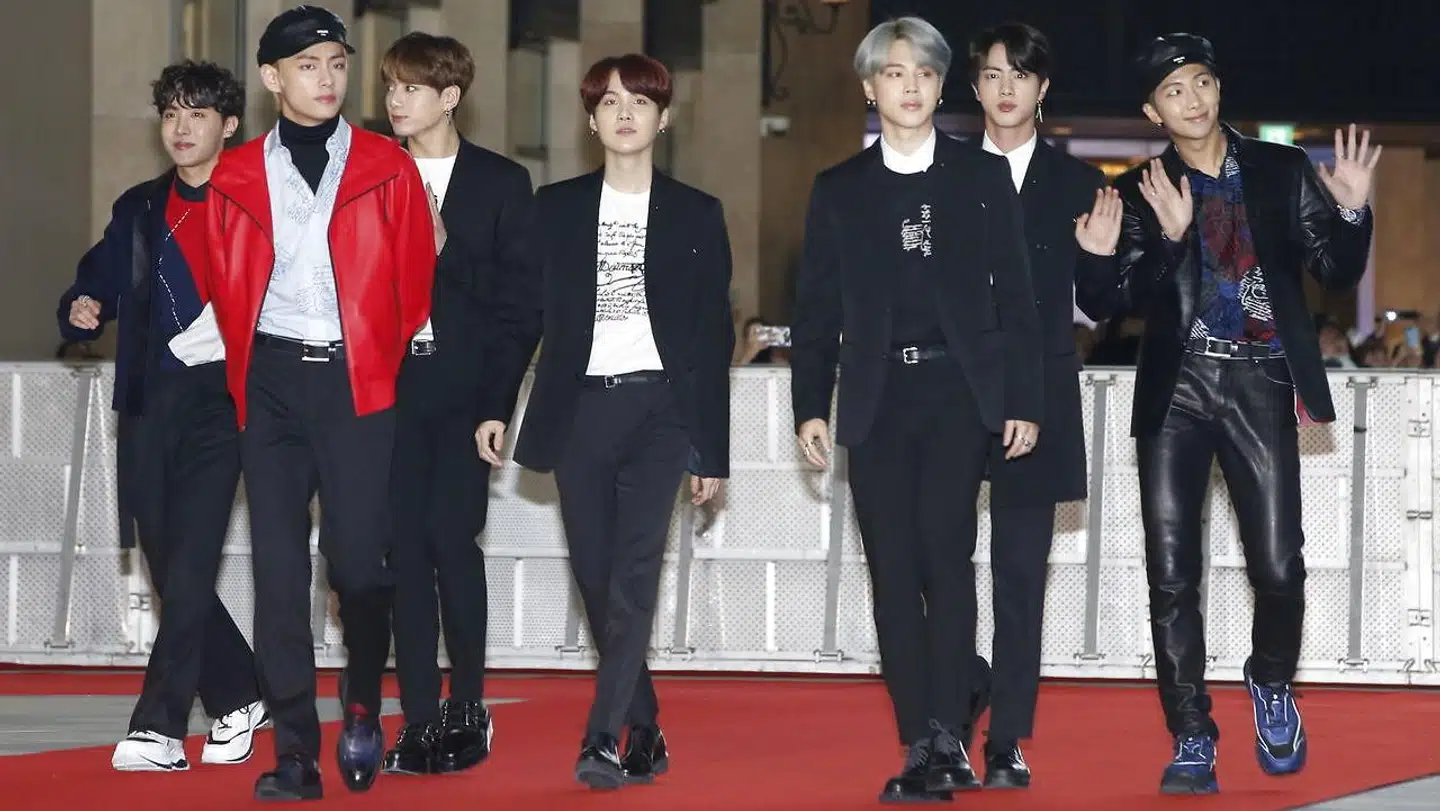 Her er gruppen Bangtan Boys – eller BTS – som de nordkoreanske myndigheder ikke så gerne ser optræde på indbyggernes mobiltelefoner.