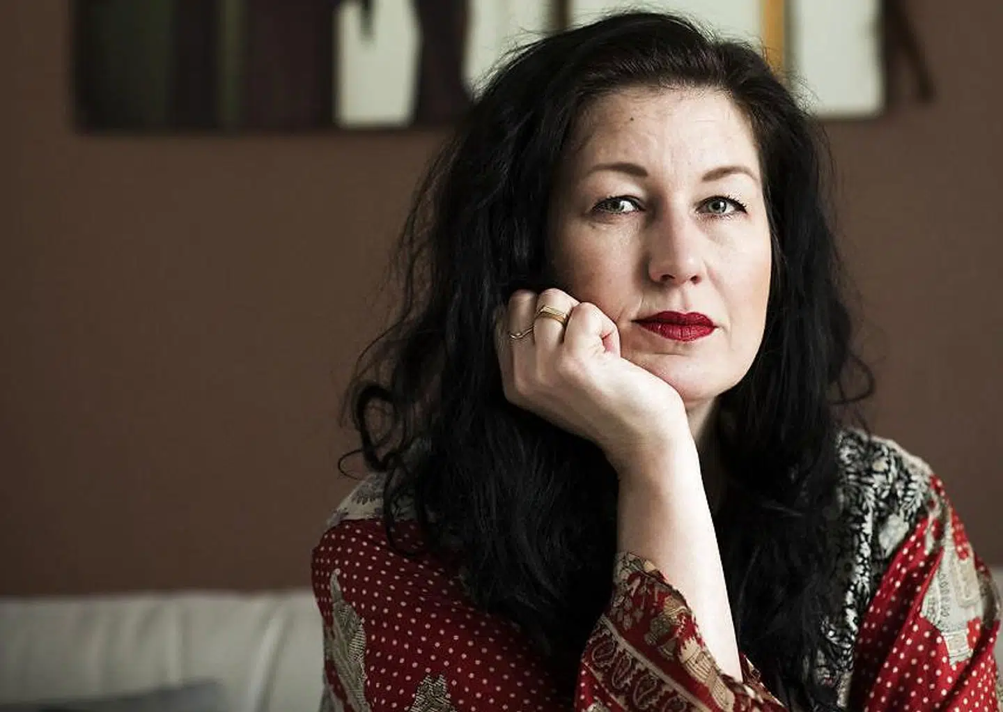 »På den ene side allierer Lone Hørslevs nye digte sig mere eller mindre på skrømt med rationaliteten og matematikken og den digitale logik i en slags modspil til de følelser og lidenskaber, der har haft så fremtrædende en plads i forfatterskabet. På den anden side samler digtene målbevidst data til en slags altomfattende lovsang eller kærlighedserklæring til livet og alt det skabte på trods af klimatrussel og alverdens andre farer,« skriver Berlingskes anmelder om »Dagene er data«.