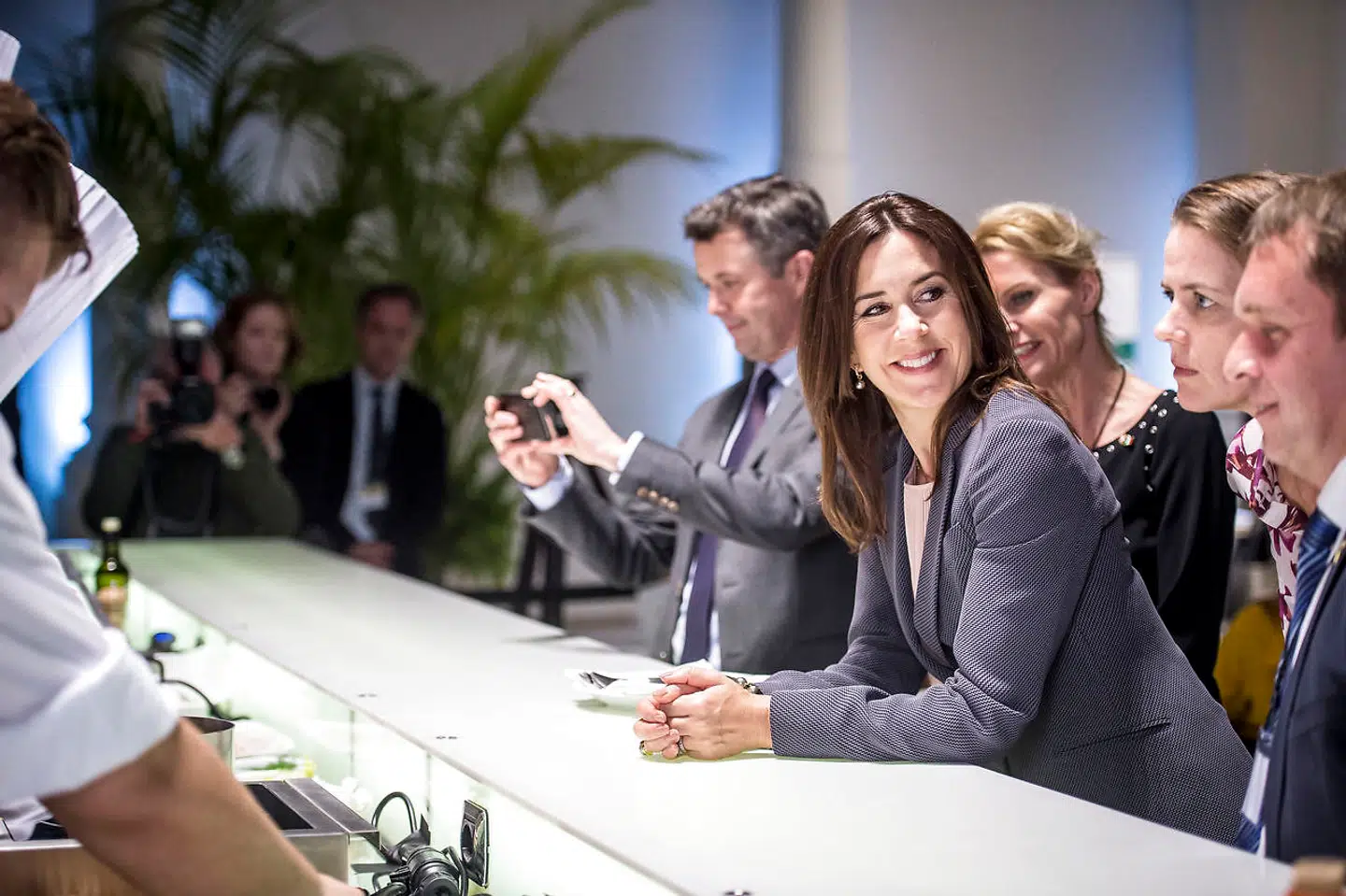 Kronprinsparret var også med til et fødevareevent, hvor to kokketeams – et dansk og et italiensk – skulle konkurrere i kogekunst ved at lave to retter med fødevarer fra erhvervsfremstødets danske fødevareeksportører. Kokkene brugte blandt andet svinekød, hellefisk, bacon, torsk og rejer.