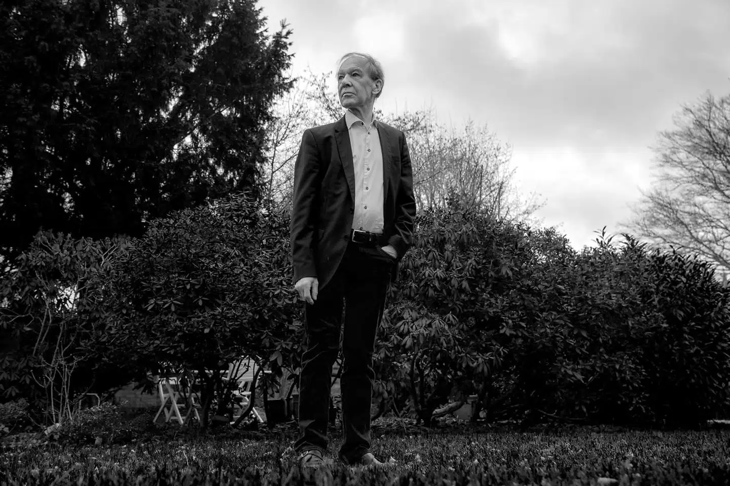 Erik Rasmussen, stifter af Mandag Morgen, har overlevet to dødelige sygdomsforløb. I begge forløb har han anvendt supplerende behandlinger til den konventionelle. Med stor succes. Foto: Søren Bidstrup