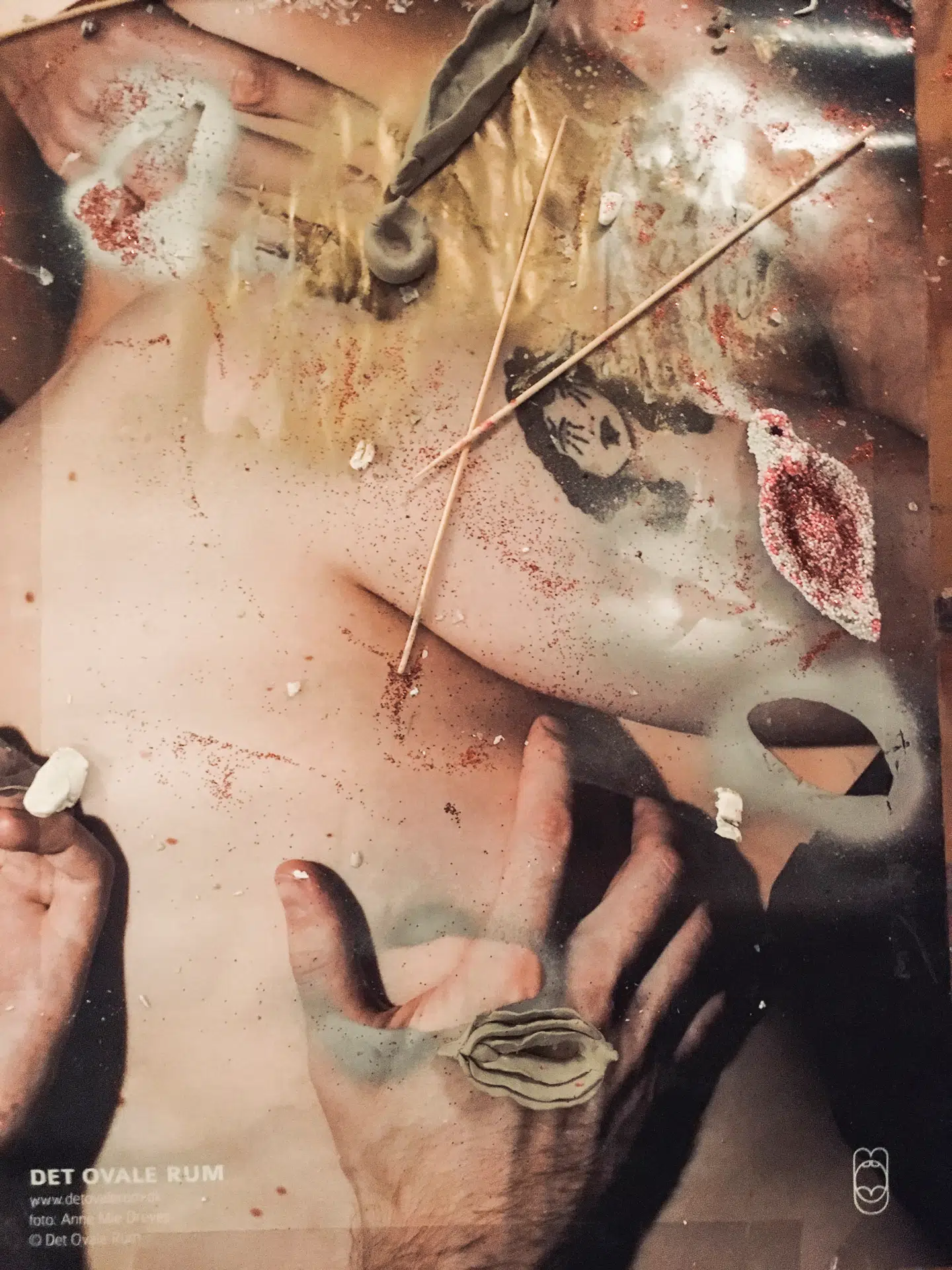 Det Ovale Rum havde stillet glimmer og ler til rådighed til deres julekusseevent i begyndelsen af december.