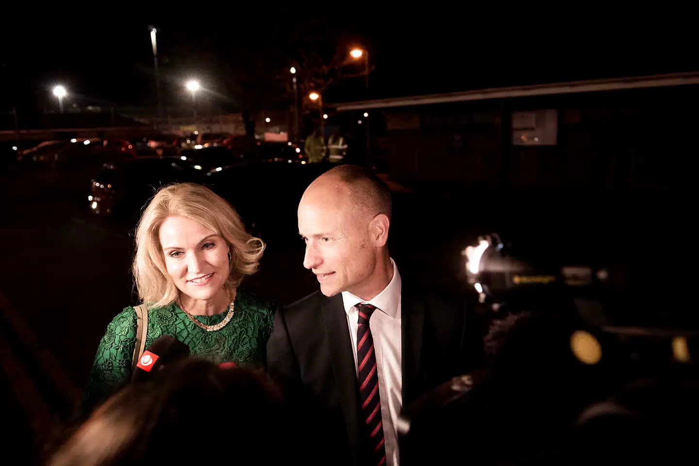 Labour-politikeren Stephen Kinnock er gift med den tidligere danske statsminister Helle Thorning-Schmidt, og derfor har han et indgående kendskab til dansk politik. Men han afviser, at det kunne være en mulighed for briterne at følge det danske eksempel fra nej'et til EU-traktaten i 1992 og udskrive en ny folkeafstemning.