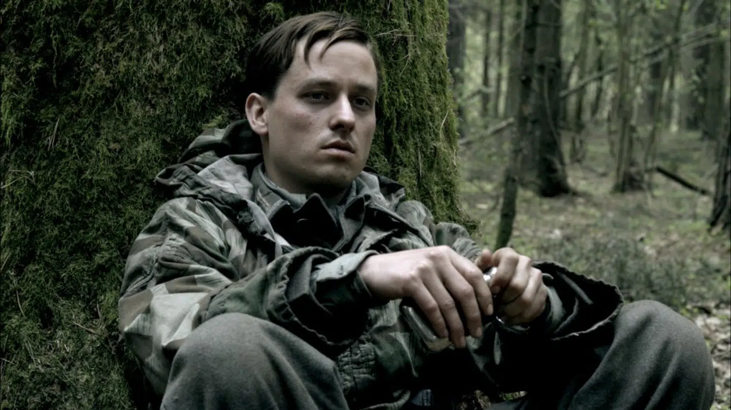 »Babylon Berlin« er med et budget på 300 mio. kr. den dyreste TV-serie i Tyskland nogensinde og en del af en bølge af tyske spillefilm og TV-serier af høj kvalitet. En anden god historisk serie er »Unsere Mütter, Unsere Väter«, på dansk »Vores mødre, vores fædre«, der er blevet sendt på DR.