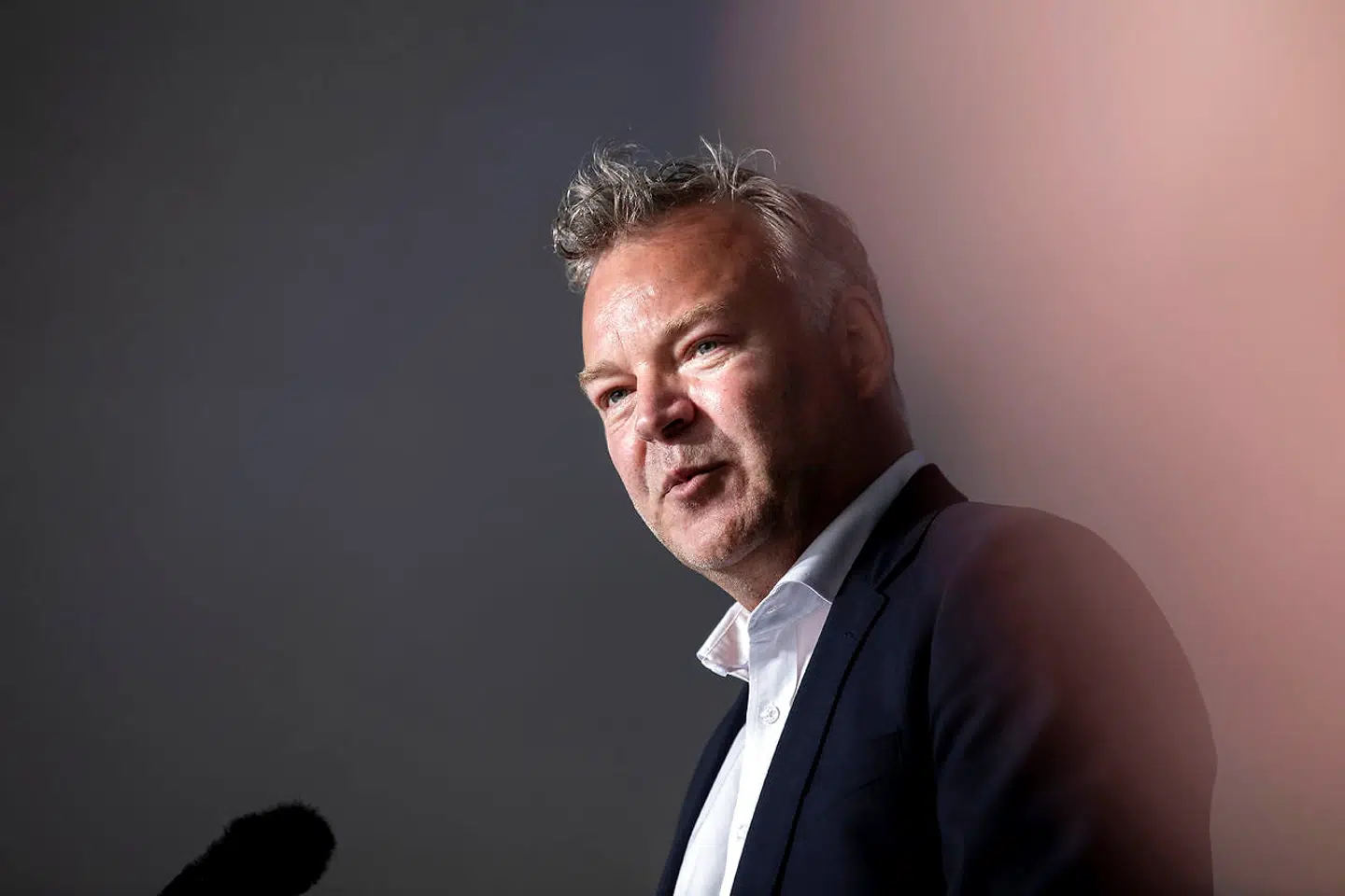 Michael Valentin, tidligere direktør i Akademikernes A-kasse, er centrum i en sag om muligt overforbrug og misbrug af medlemmernes midler.