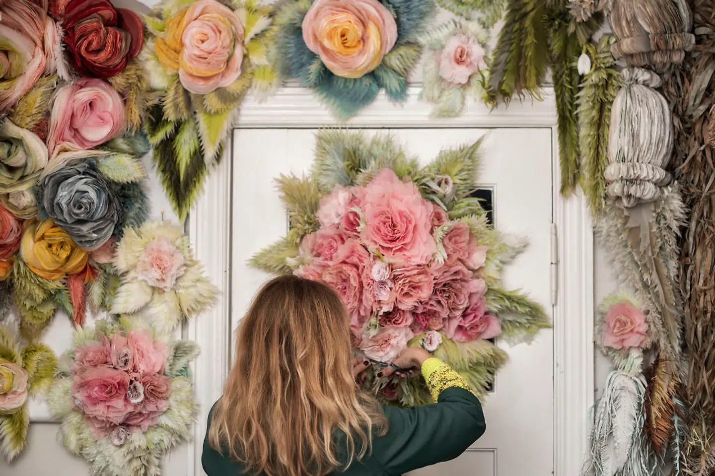 »Jeg prøver egentlig at undgå, den der påtvungne inspiration Jeg gider ikke at kigge i alle mulige magasiner eller opsøge det på udstillinger. Inspiration kommer til mig gennem hænderne.« Marianne Eriksen Scott-Hansen, kunsthåndværker.