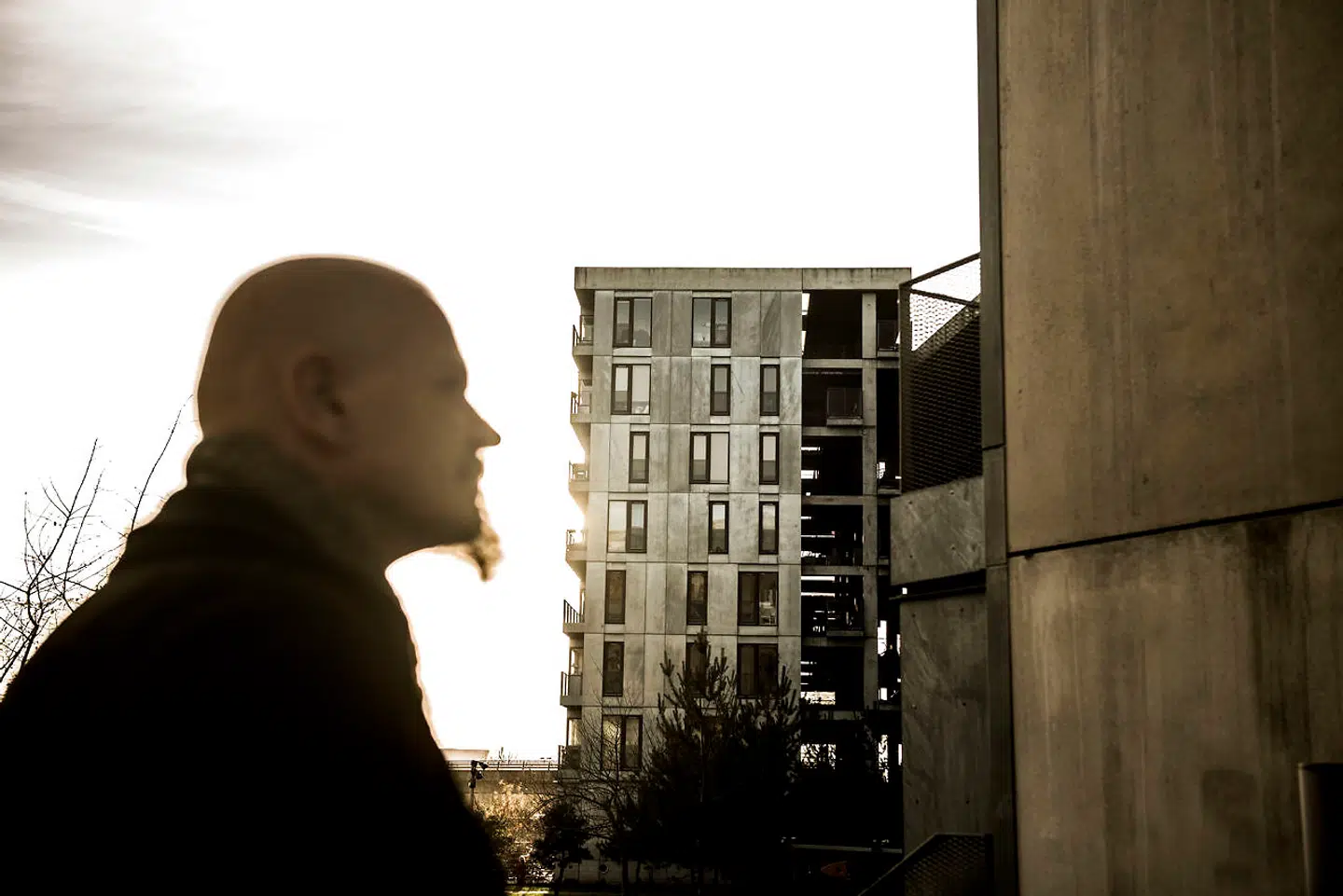 Kim Leine debuterede som forfatter i 2007 med den selvbiografiske roman »Kalak« og slog for alvor igennem med det store historiske værk »Profeterne i Evighedsfjorden« i 2012.