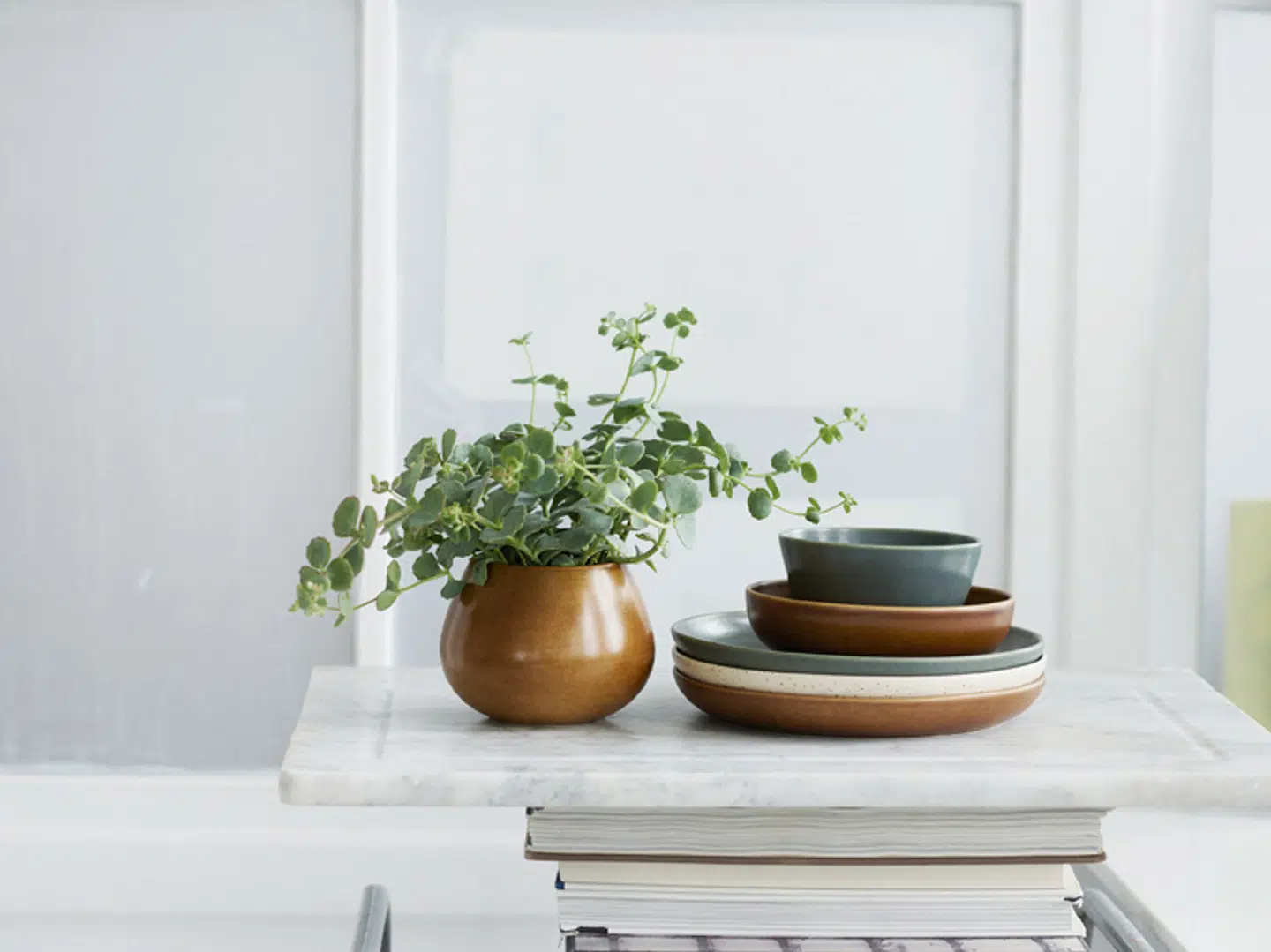 Efter en sommerferie på Bornholm er kærligheden til keramik vokset. Her er det fra Mette Duedahl i Listed.