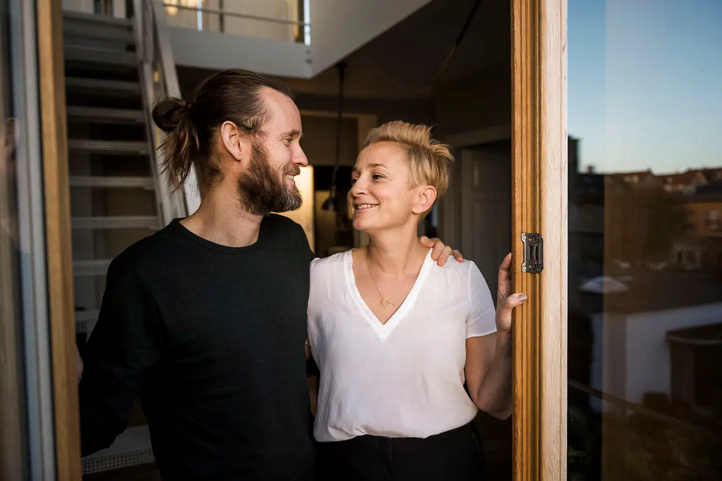 Ane Cortzen har temperament, er impulsiv, spontan og hurtig til at træffe beslutninger, Bentamin er grundig og vedholdende. Uden Bejamin ville Ane Cortzen flere steder fare vild, siger hun.