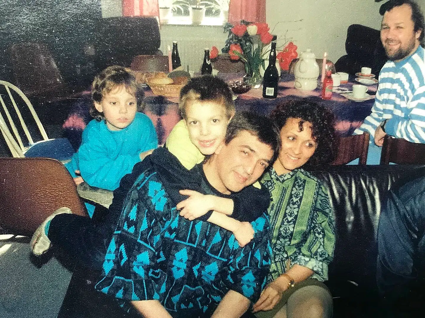 Lucijan arbejdede som sprøjtemaler på Accoat et helt arbejdsliv og var slemt plaget af hoste. Billedet stammer angiveligt fra en sammenkomst med familie og kolleger.