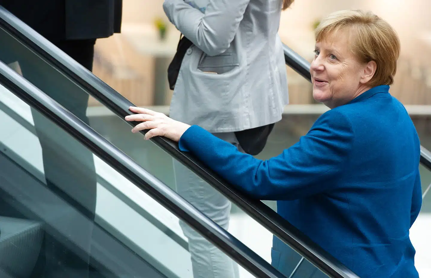 Angela Merkel går snart fra borde. Fredag vælges hendes afløser i CDU-formandsstolen. Spændingen udløses fredag ca. kl. 16.30. Løbet er så tæt, at ingen tør sætte store beløb på, hvem den nye leder bliver.