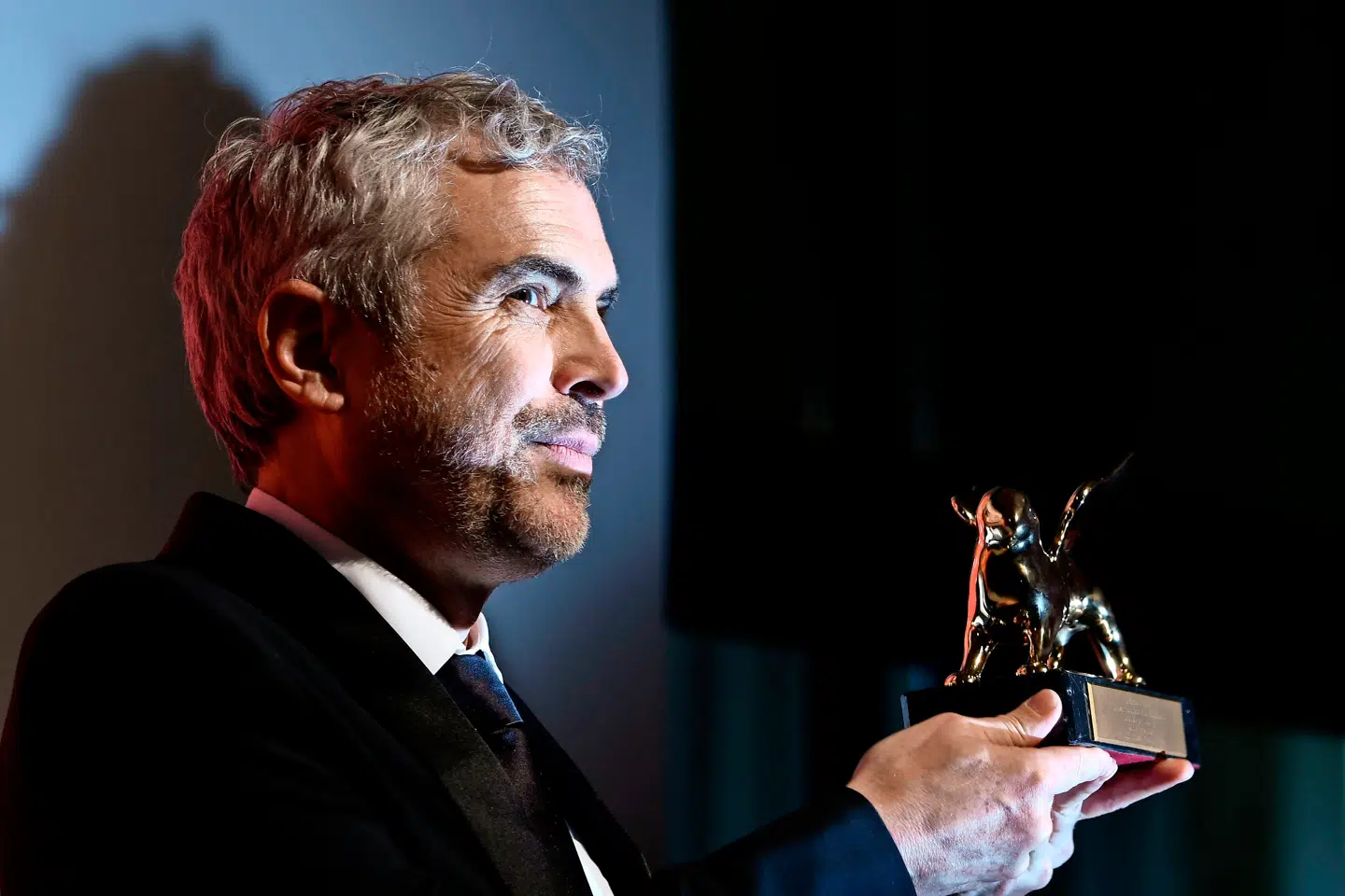 Alfonso Cuarón modtog Sølvløven i Venedig i år. Foto: Filippo Monteforte/AFP