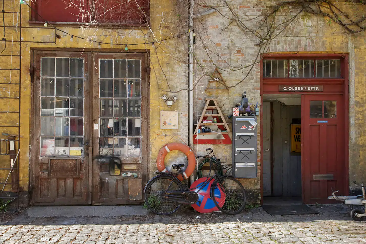 Baggård i Enghavevej 10, en del af det sidste gamle industribyggeri med tilhørende gårde, der var tilbage på det centrale Vesterbro.