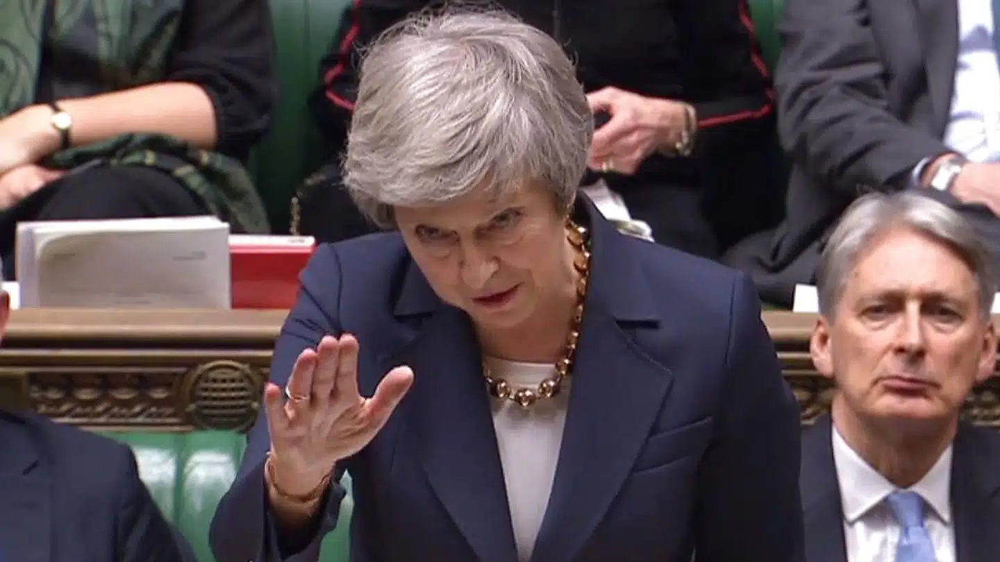 Theresa May havde en rigtig møgdag tirsdag - først sagde generaladvokaten for EU-domstolen, at briterne kunne trække deres udmeldelse af EU tilbage; så blev hun og hendes regering kendt i foragt for parlamentet; og til sidst vedtog parlamentet de facto at tage styringen over Brexit-forløbet.