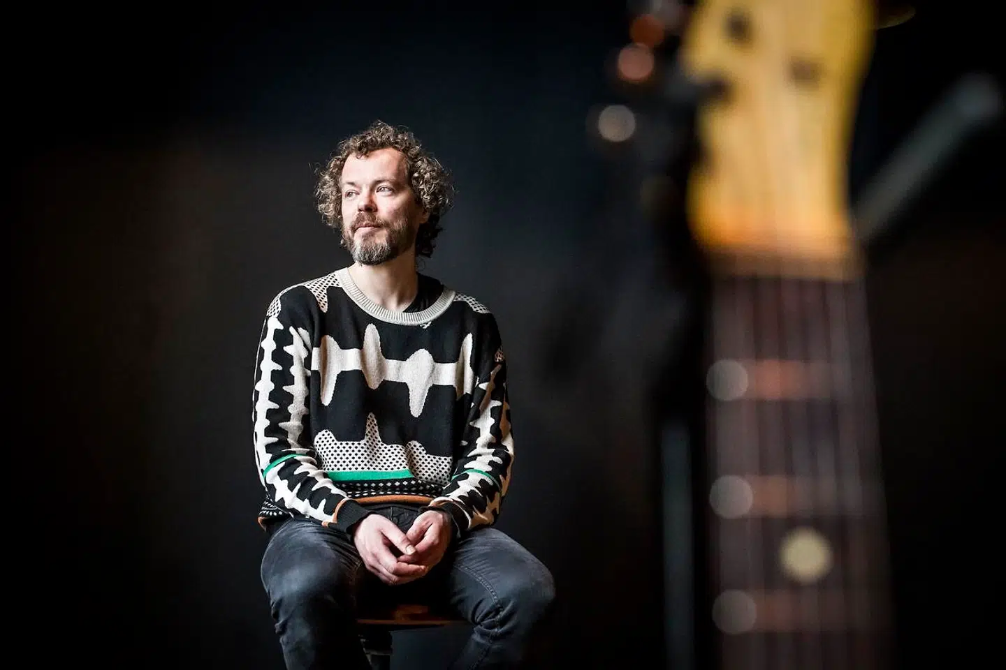 Portræt af jazzmusiker Jakob Bro. Fotograferet i sit kommende studie på Amager.