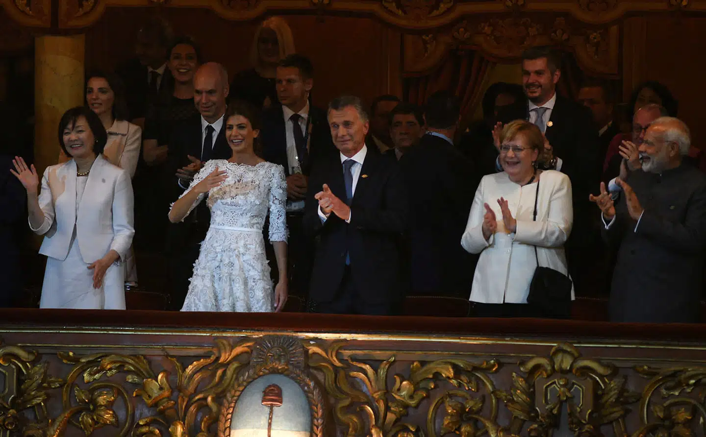 Der var lettelse at spore hos G20-værten, Argentinas præsident Mauricio Macri, da kansler Merkel endelig nåede frem til Argentina, nærmere bestemt til Colon teatret.