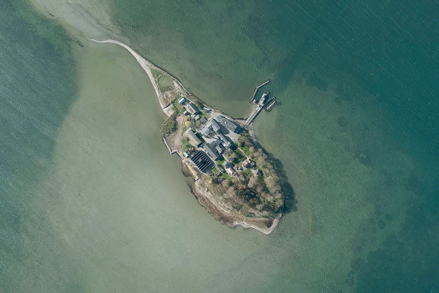 (ARKIV) Øen Lindholm i Stege Bugt, fotograferet fra luften den 6. april 2017.