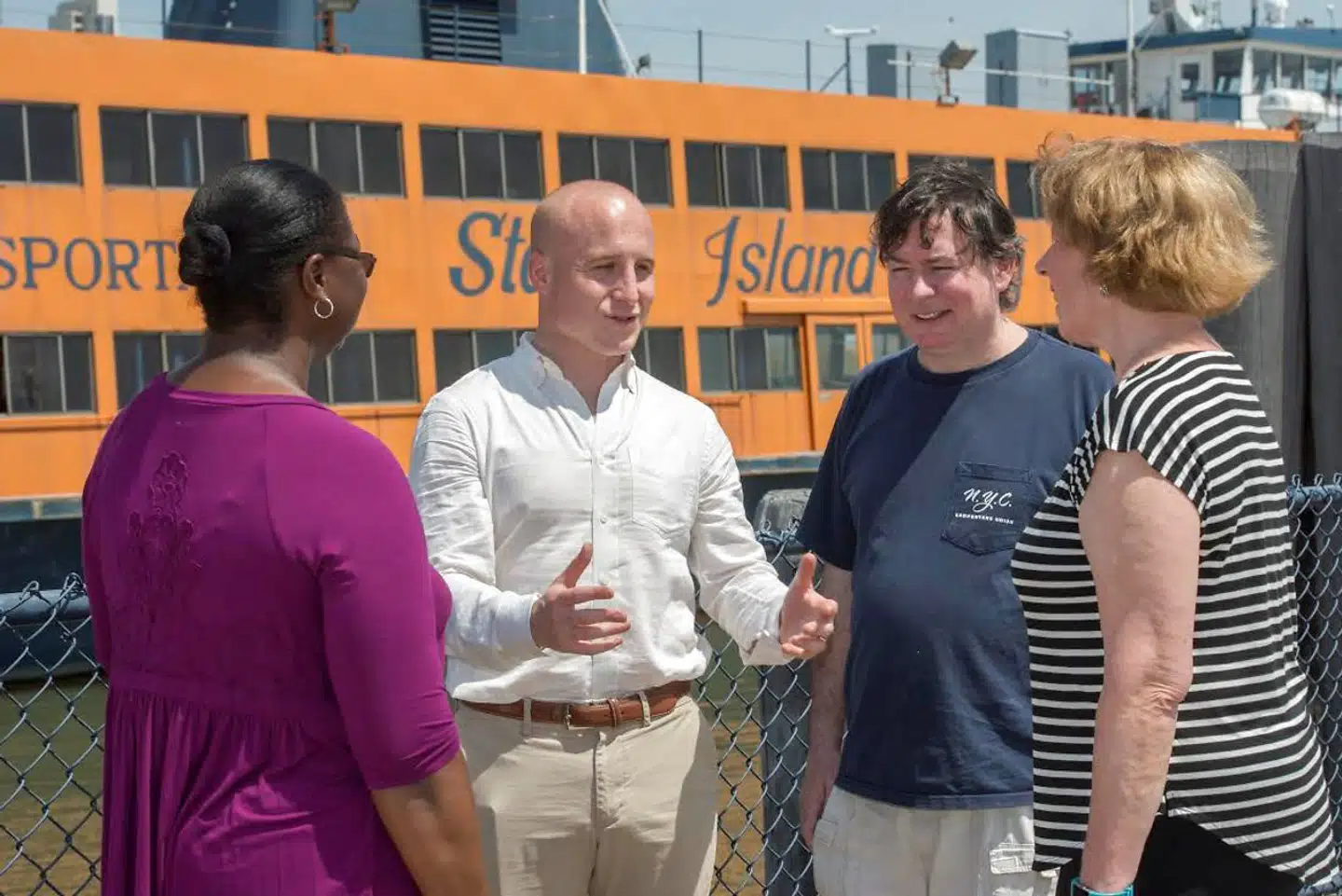 Den nyvalgte Max Rose ses her under sin valgkamp på Staten Island, New York.