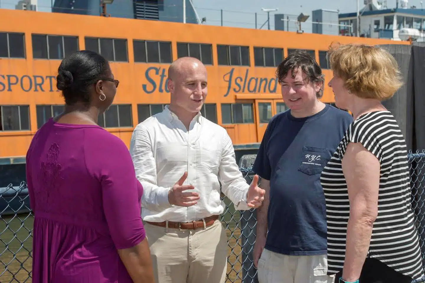 Den nyvalgte Max Rose ses her under sin valgkamp på Staten Island, New York.