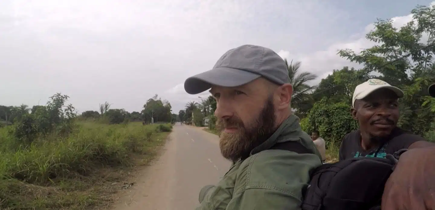 Christoffer Knuth, der driver Knuthenborg Safaripark, er lensgreve i 13. generation og overbevist om, at der findes dinosaurer i Congo.