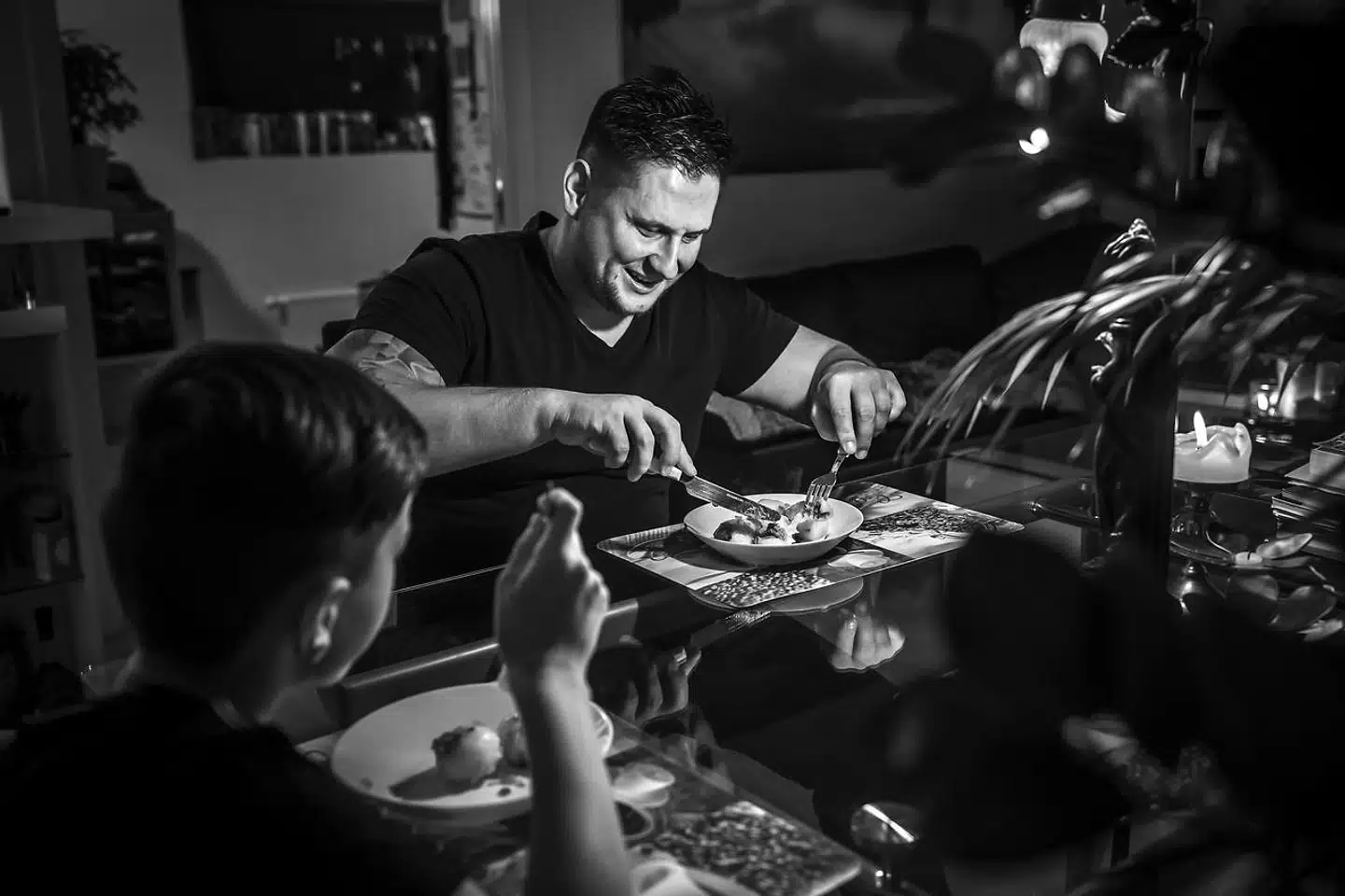 Marek Zadora er maskinfører og arbejder hos NCC. Han kommer fra Polen og bor i Danmark med sin kone Klaudia og søn Oskar.