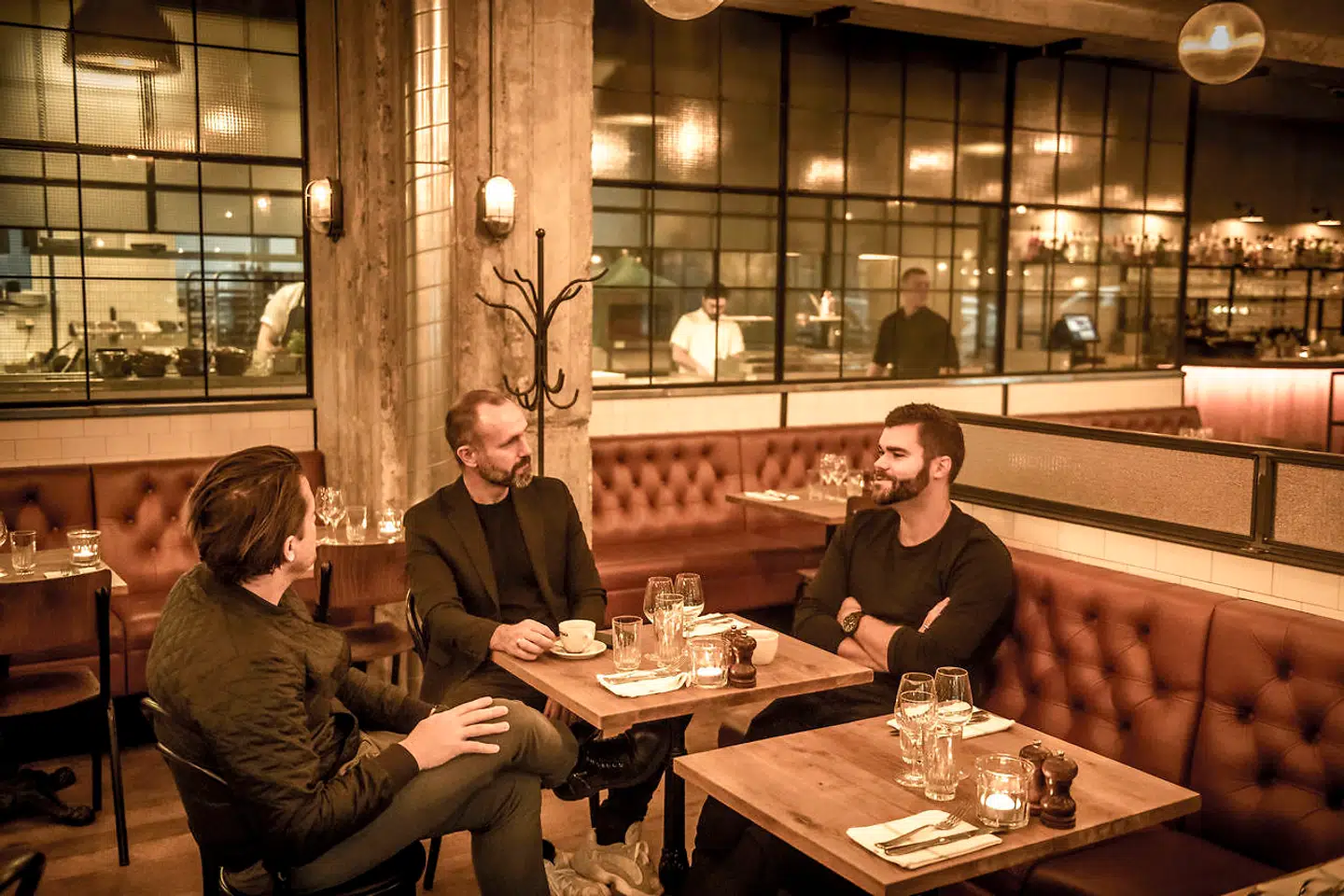 Iværksætterikon Morten Strunge (th.) skal sammen med stifterne Rasmus Schmiegelow (midt) og Nikolaj Leonhard-Hjorth (tv.) få Goodiebox ud på det store europæiske marked for skønhedsprodukter.